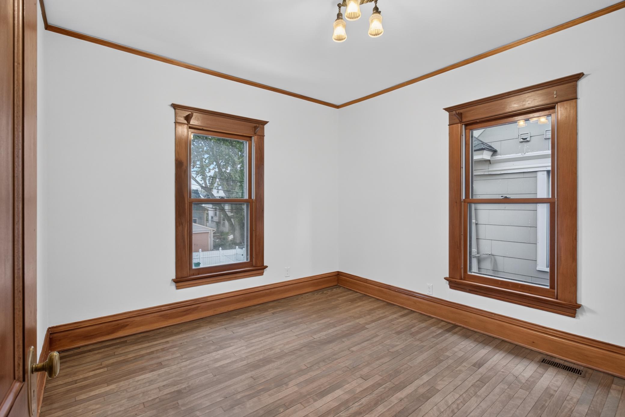3121 Park Avenue Property Photo 32