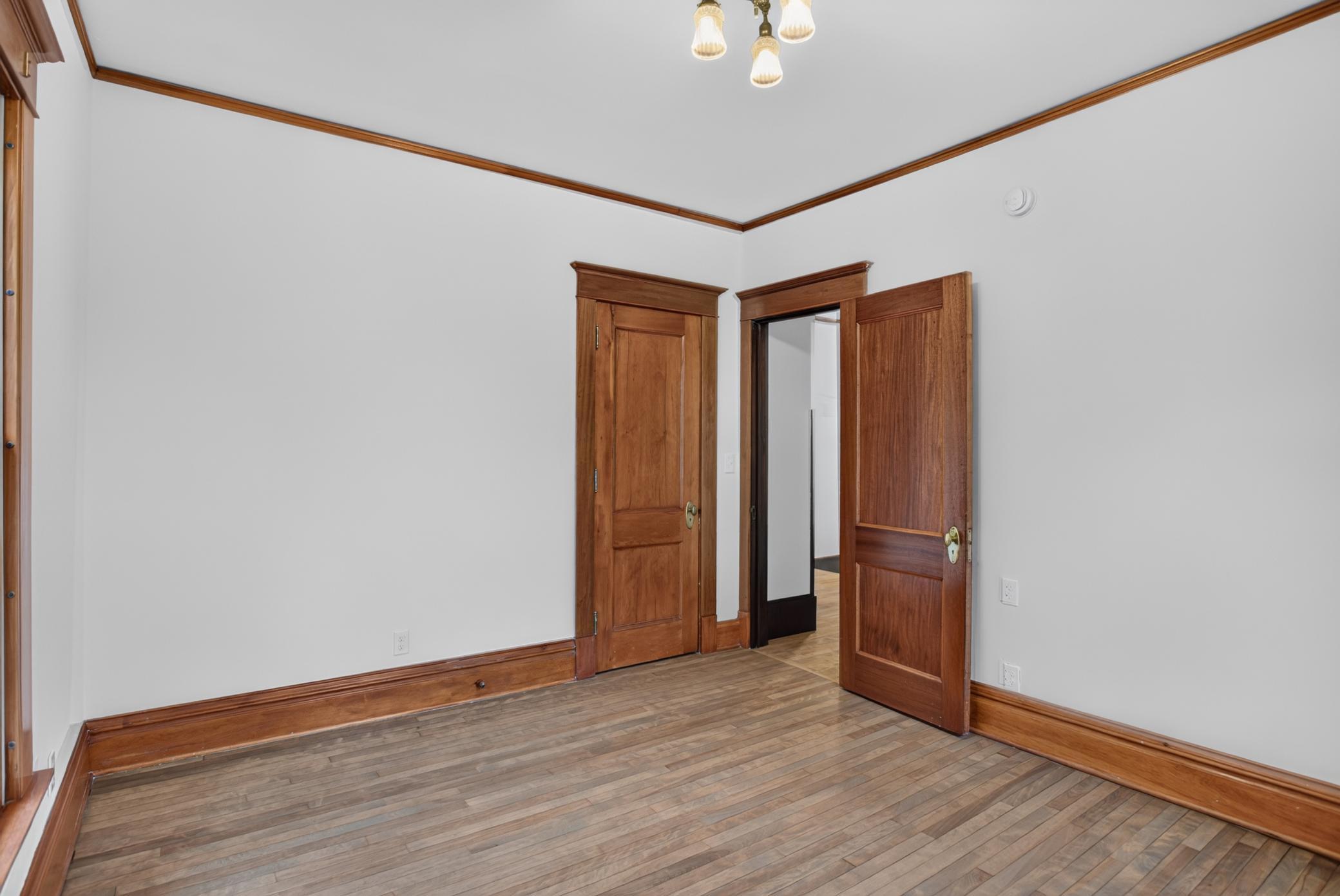 3121 Park Avenue Property Photo 33