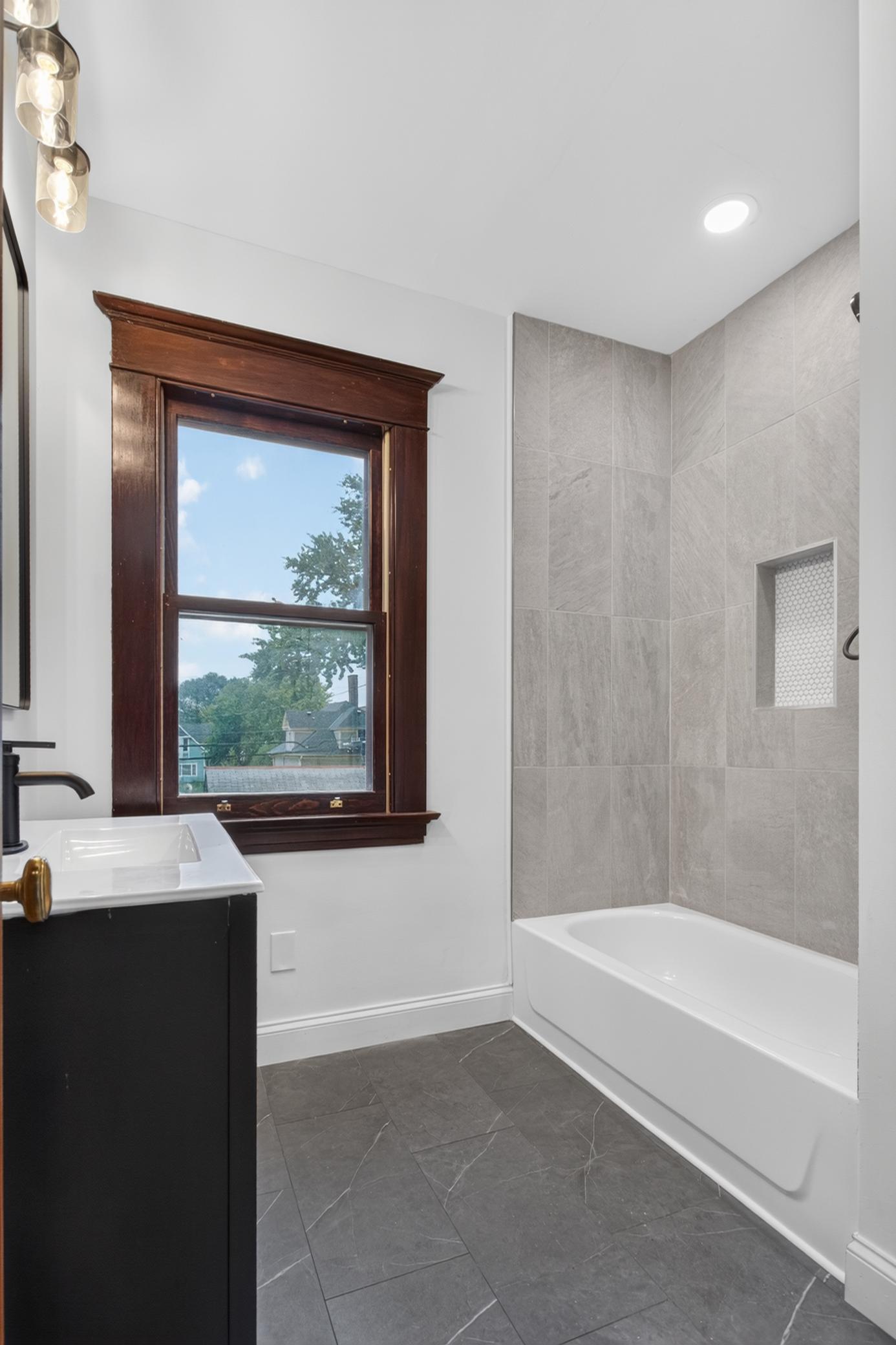 3121 Park Avenue Property Photo 38