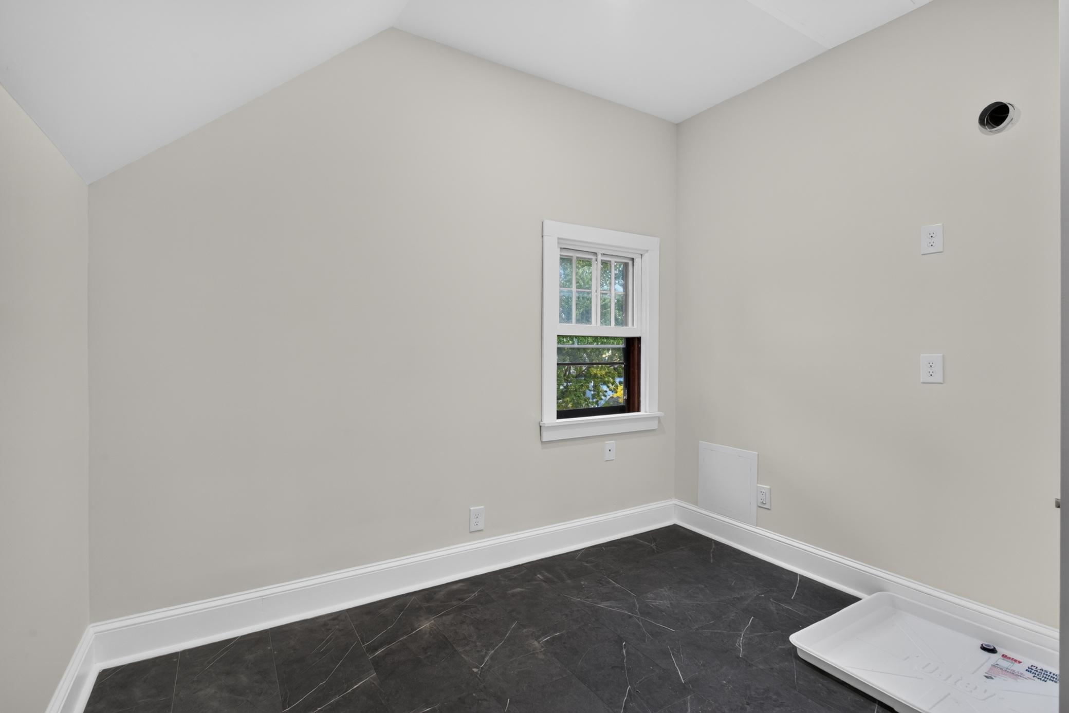 3121 Park Avenue Property Photo 45