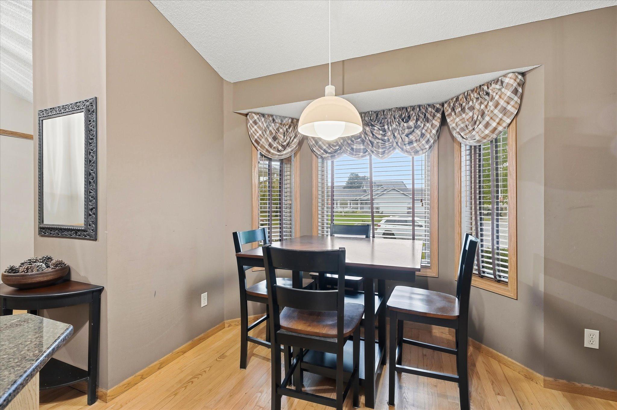 9213 Queens Gardens Property Photo 10