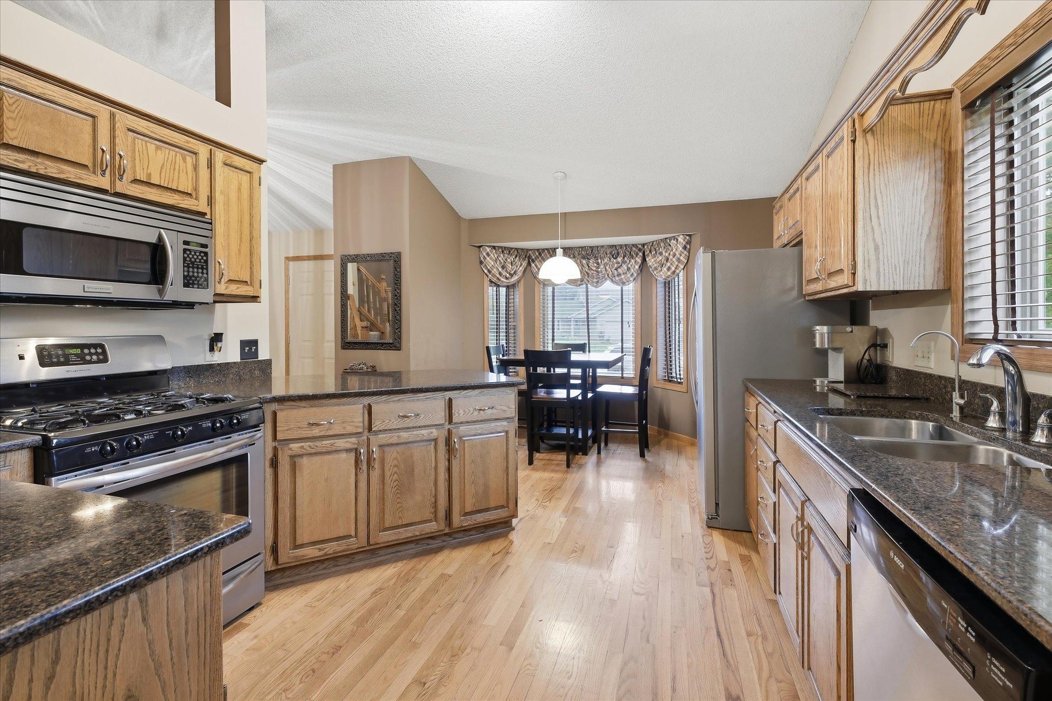 9213 Queens Gardens Property Photo 14