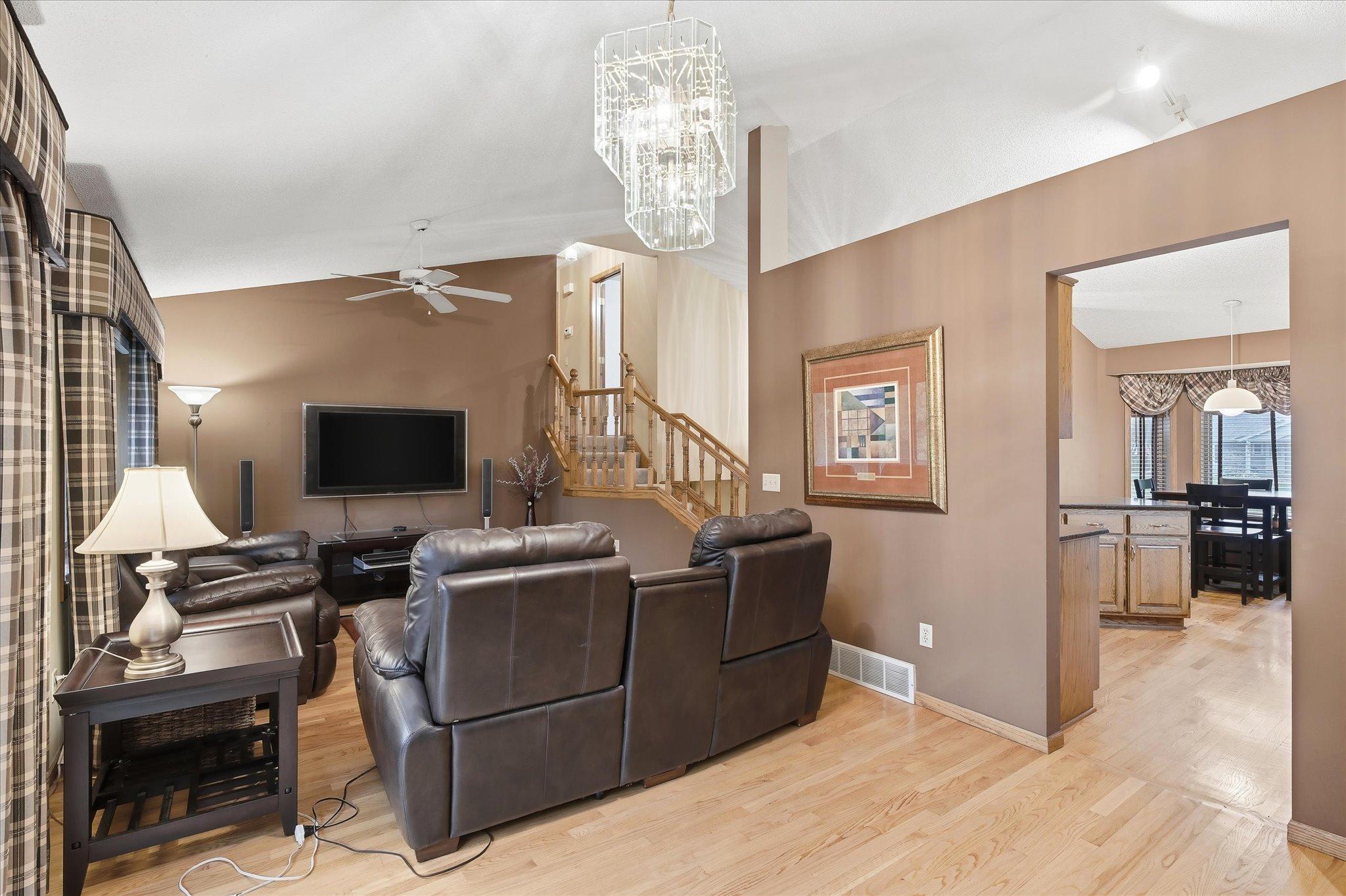 9213 Queens Gardens Property Photo 22