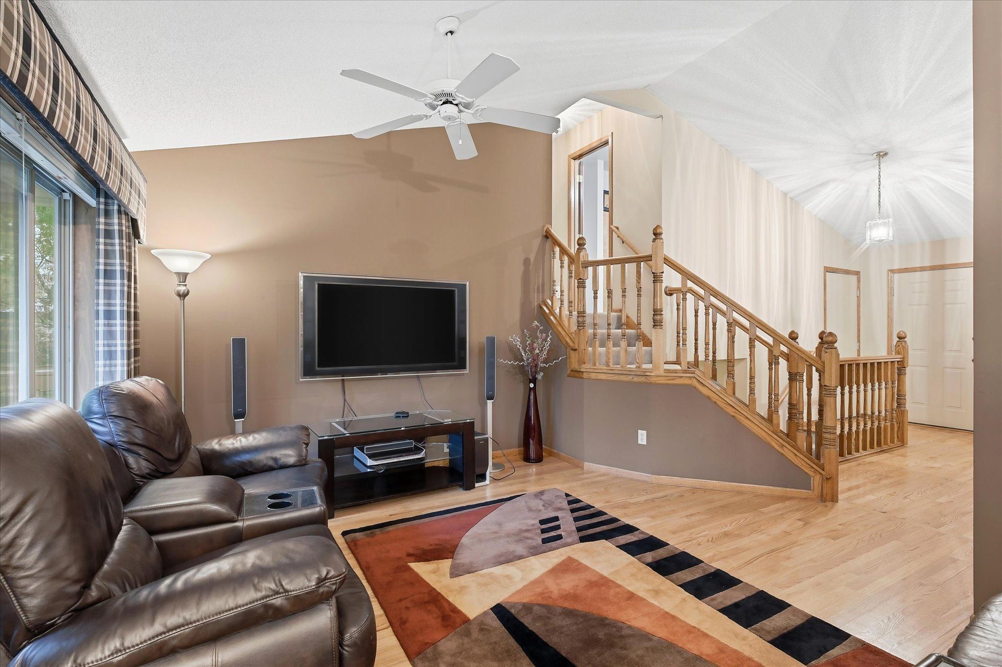 9213 Queens Gardens Property Photo 23