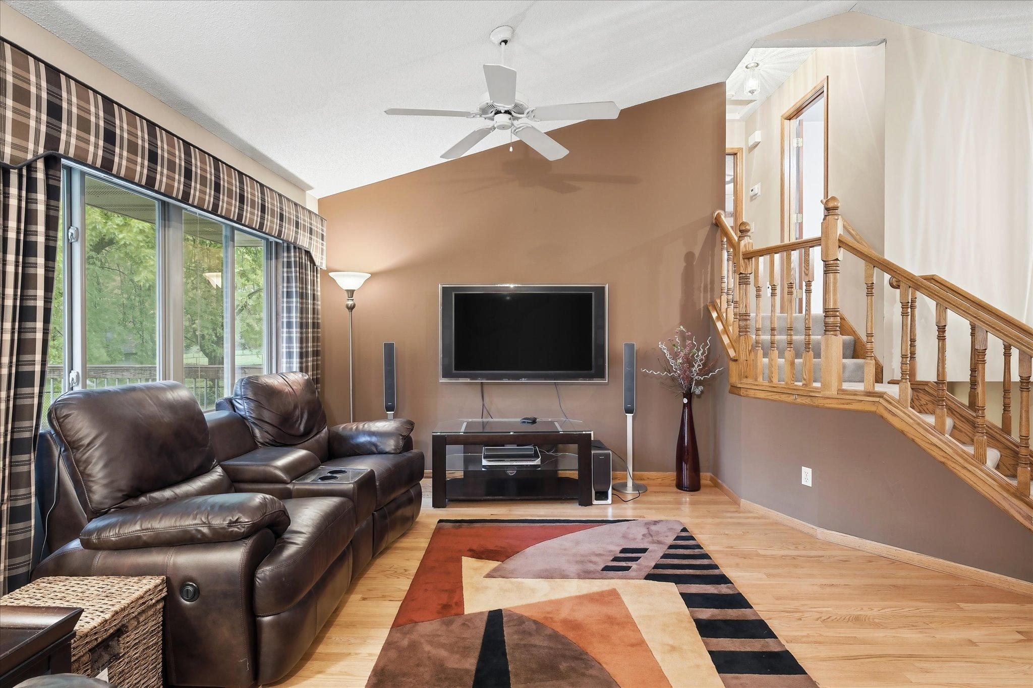 9213 Queens Gardens Property Photo 24
