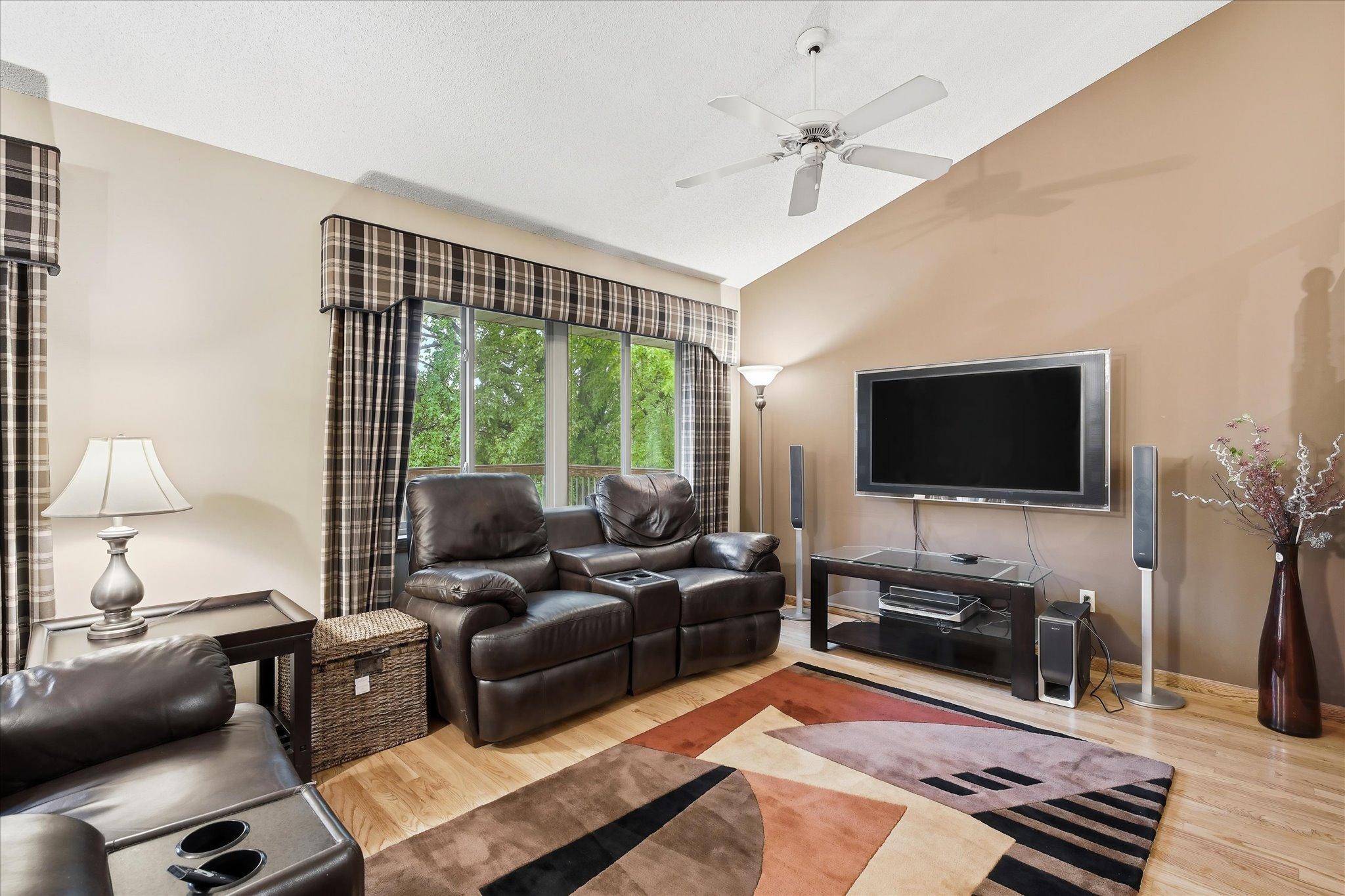 9213 Queens Gardens Property Photo 25