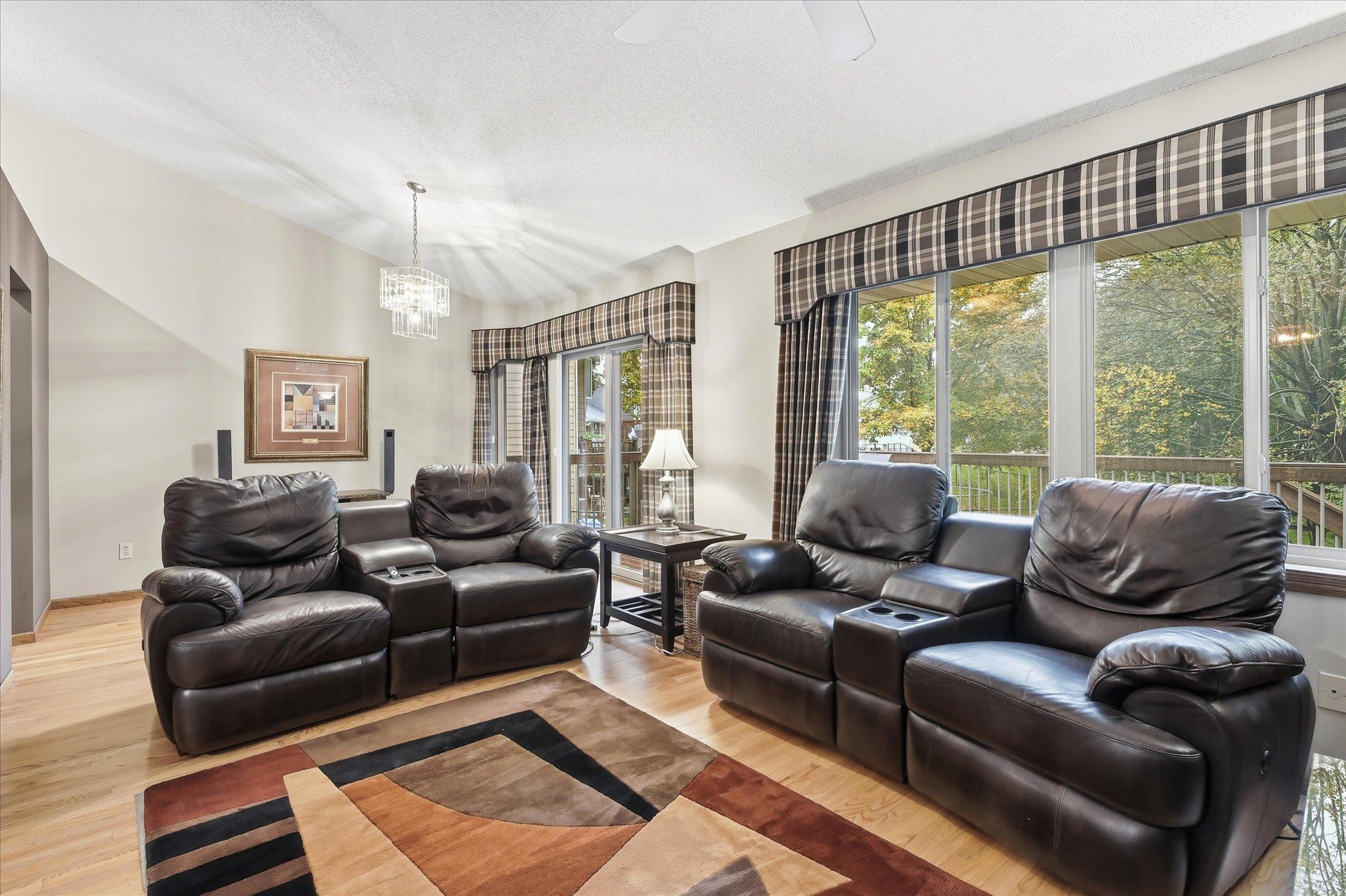 9213 Queens Gardens Property Photo 26