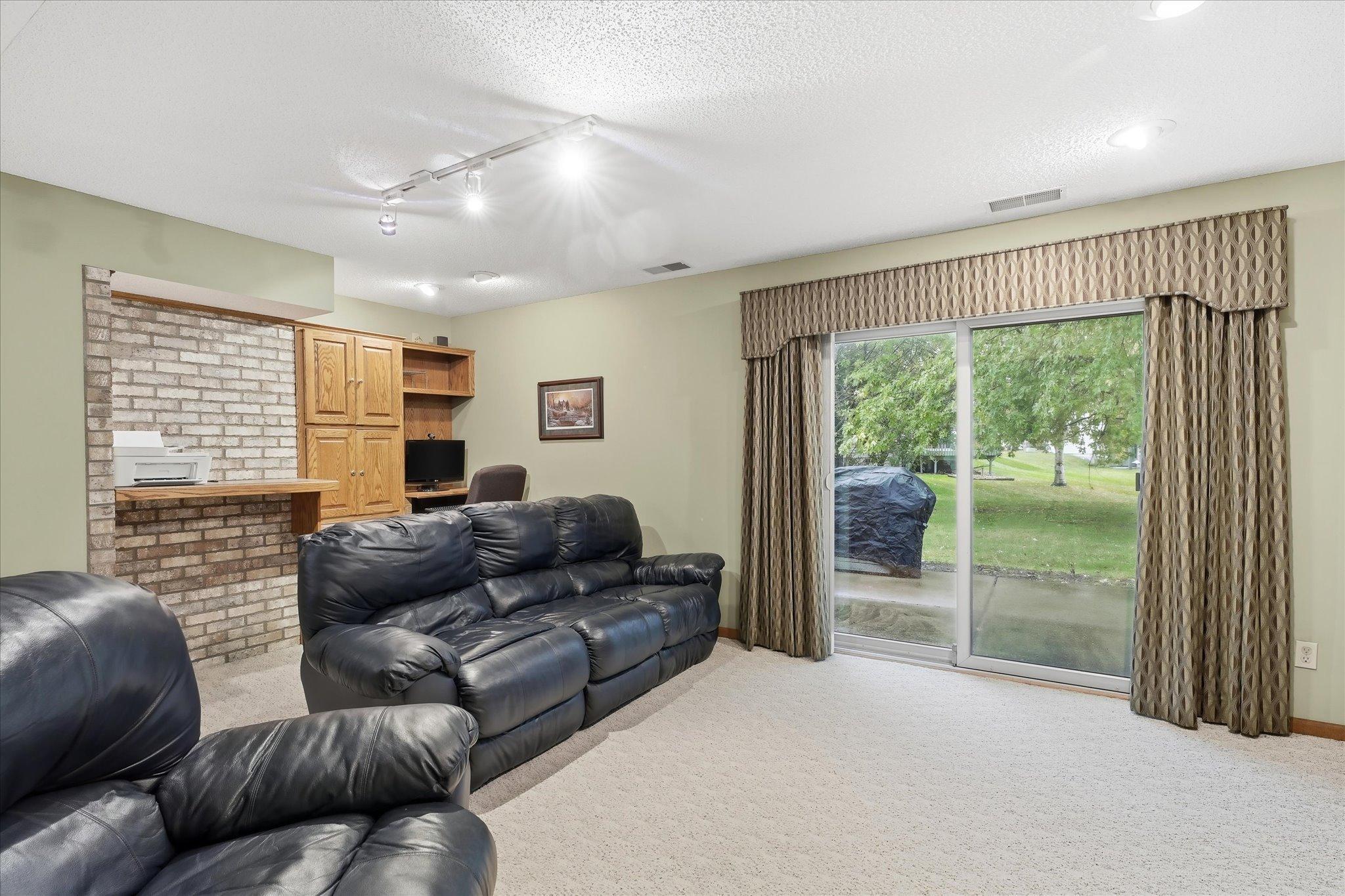 9213 Queens Gardens Property Photo 38