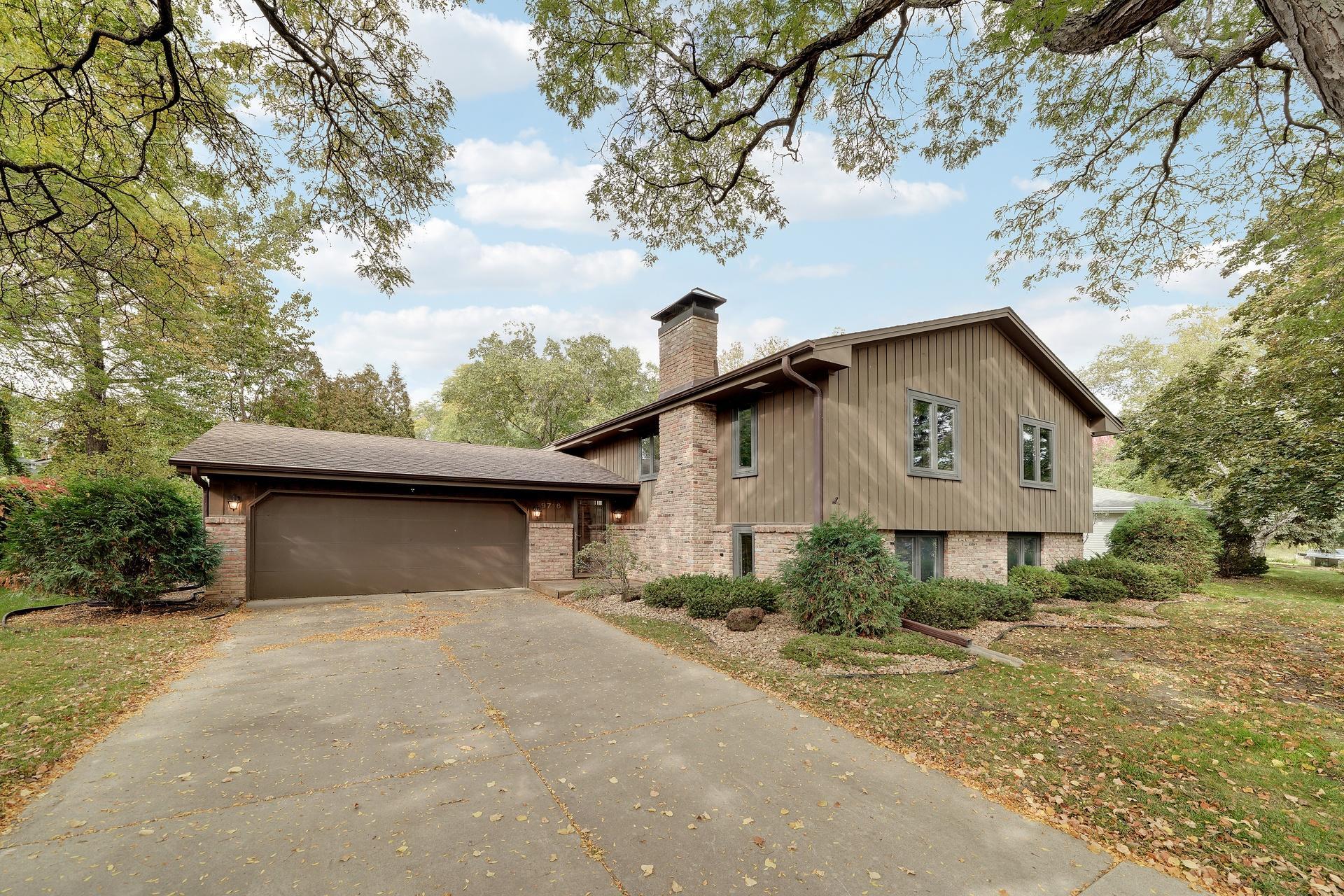 9716 Oxborough Road Property Photo 1