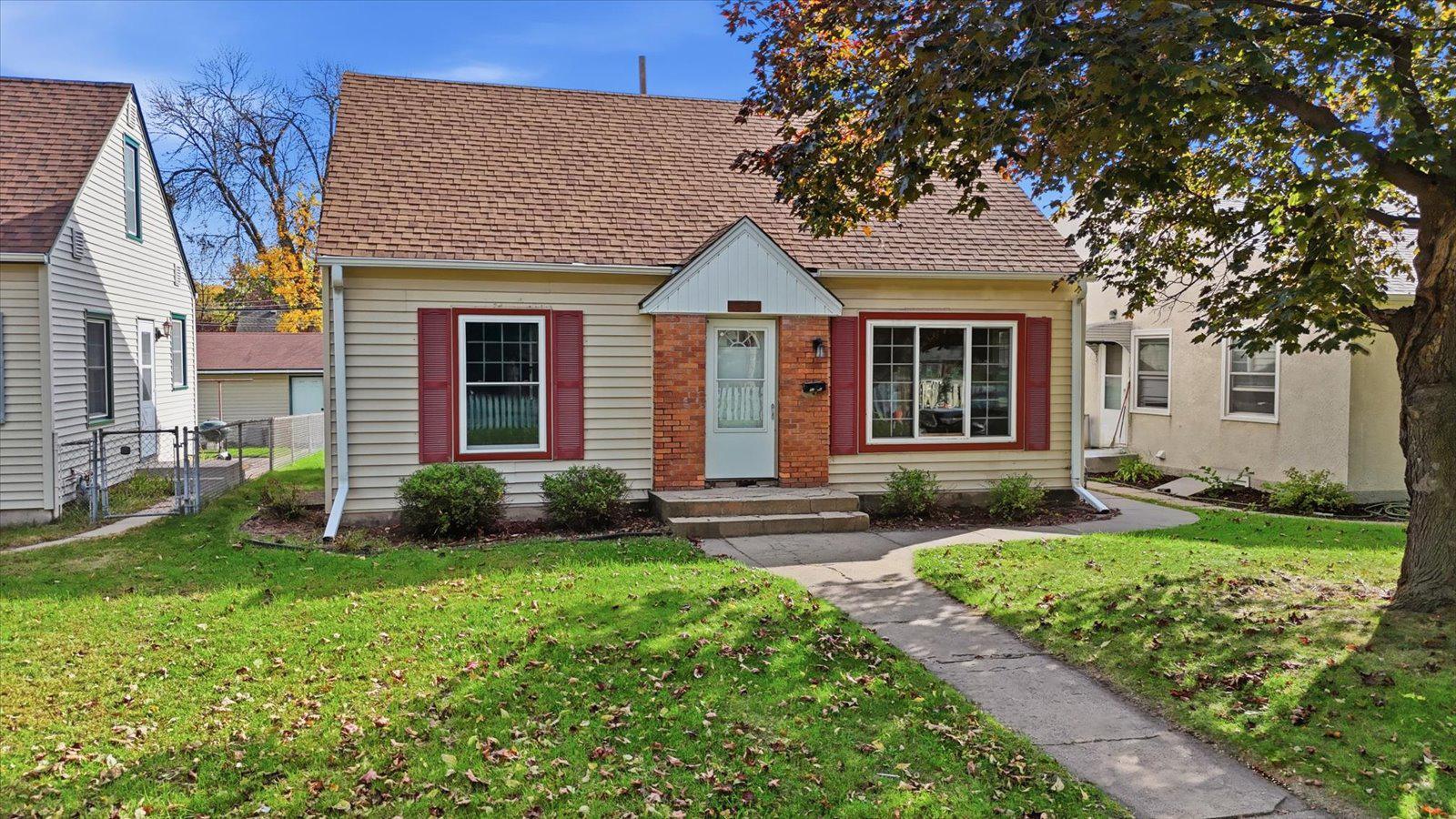 5206 Xerxes Avenue N Property Photo 1