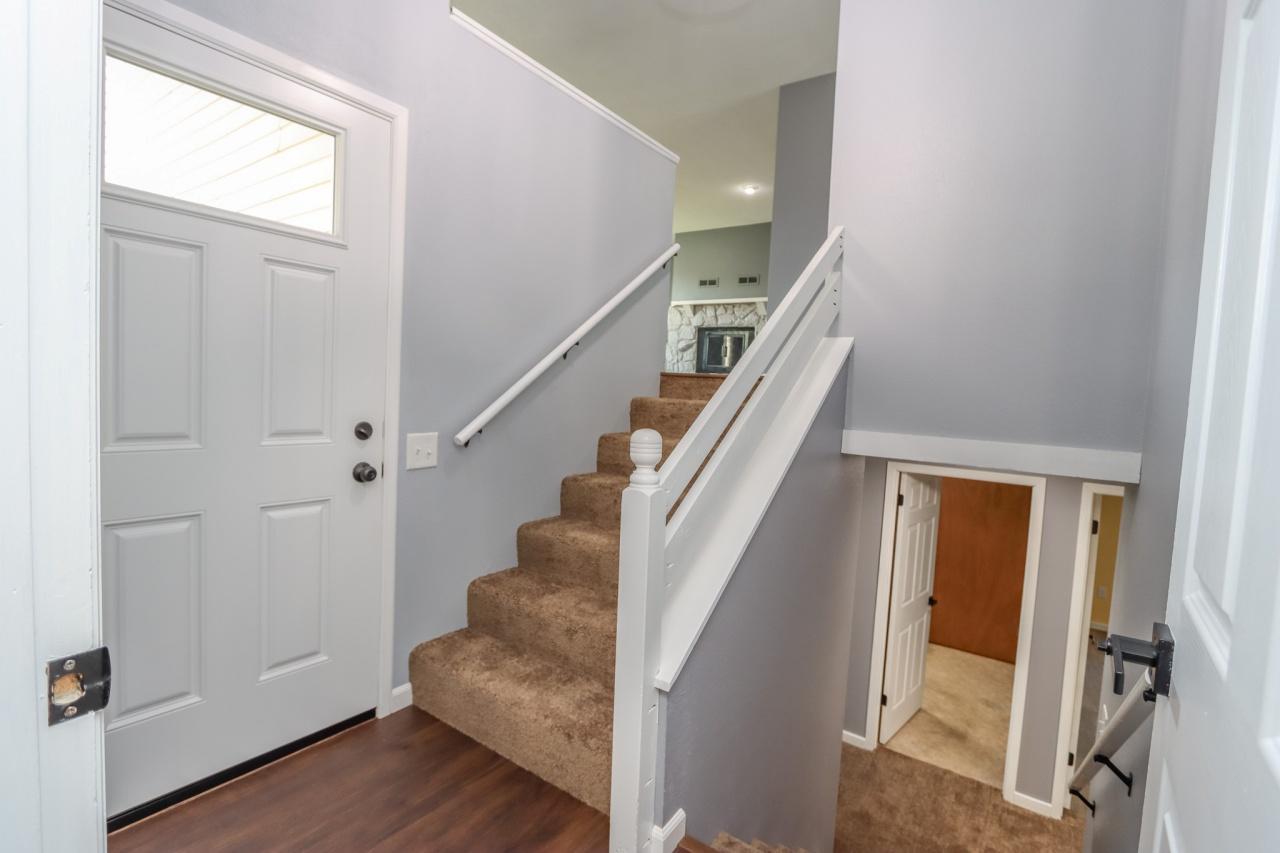 211 S Webster Street Property Photo 3