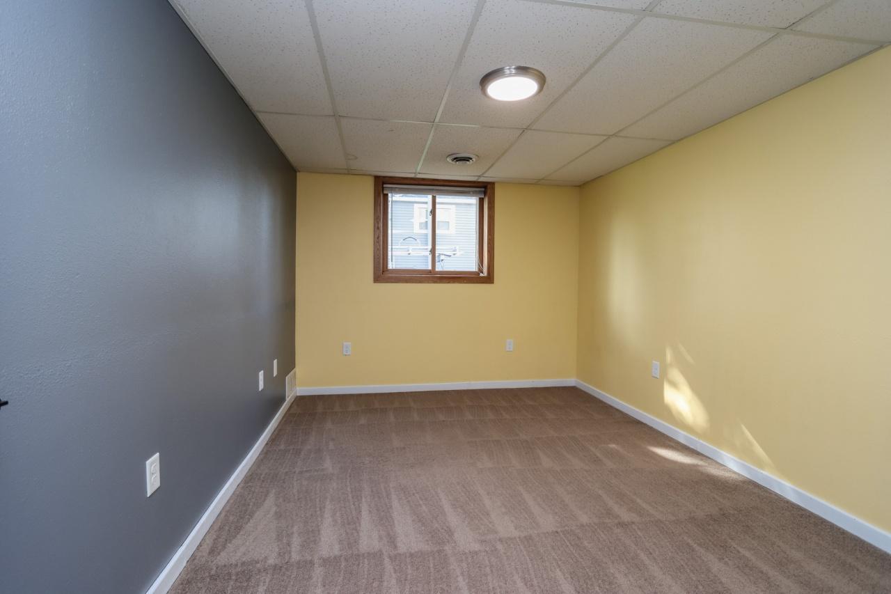211 S Webster Street Property Photo 25