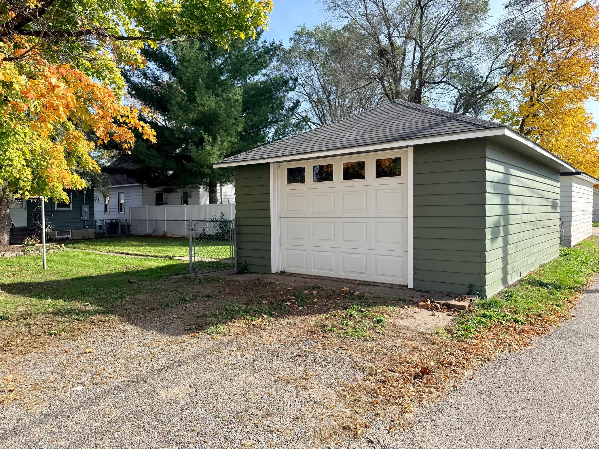 227 22nd Avenue N Property Photo 35