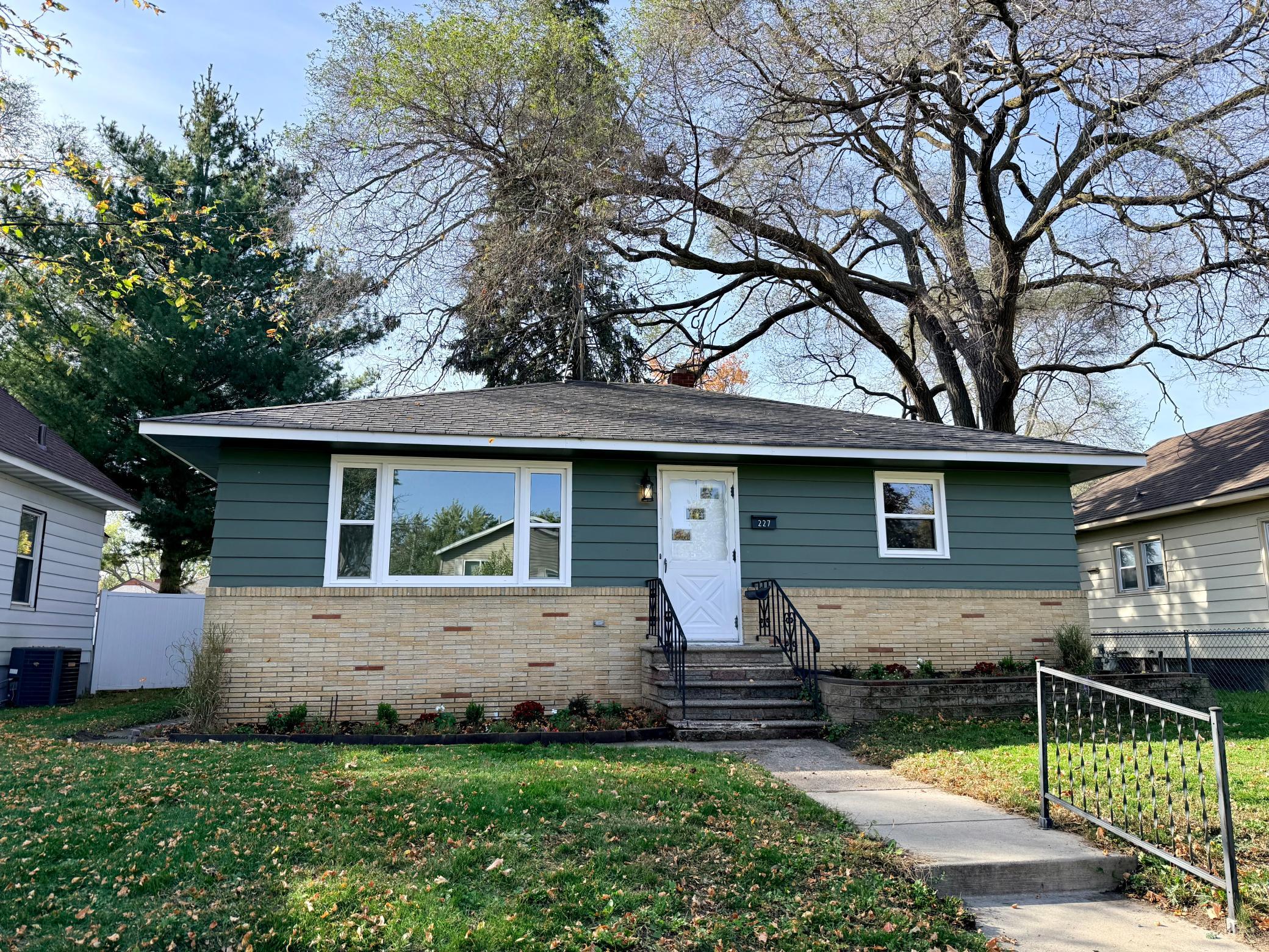227 22nd Avenue N Property Photo 37