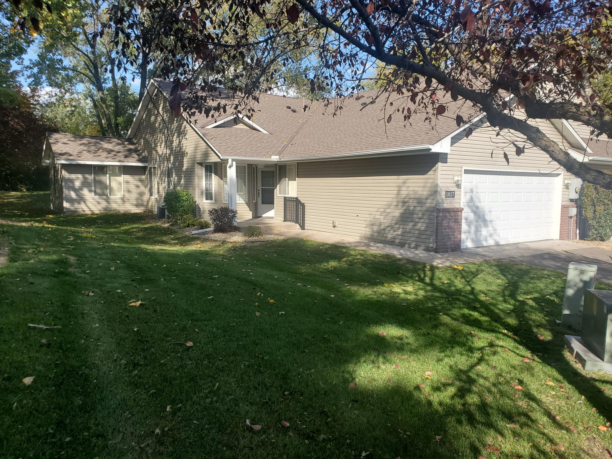 11027 Lincoln Court Ne Property Photo 1