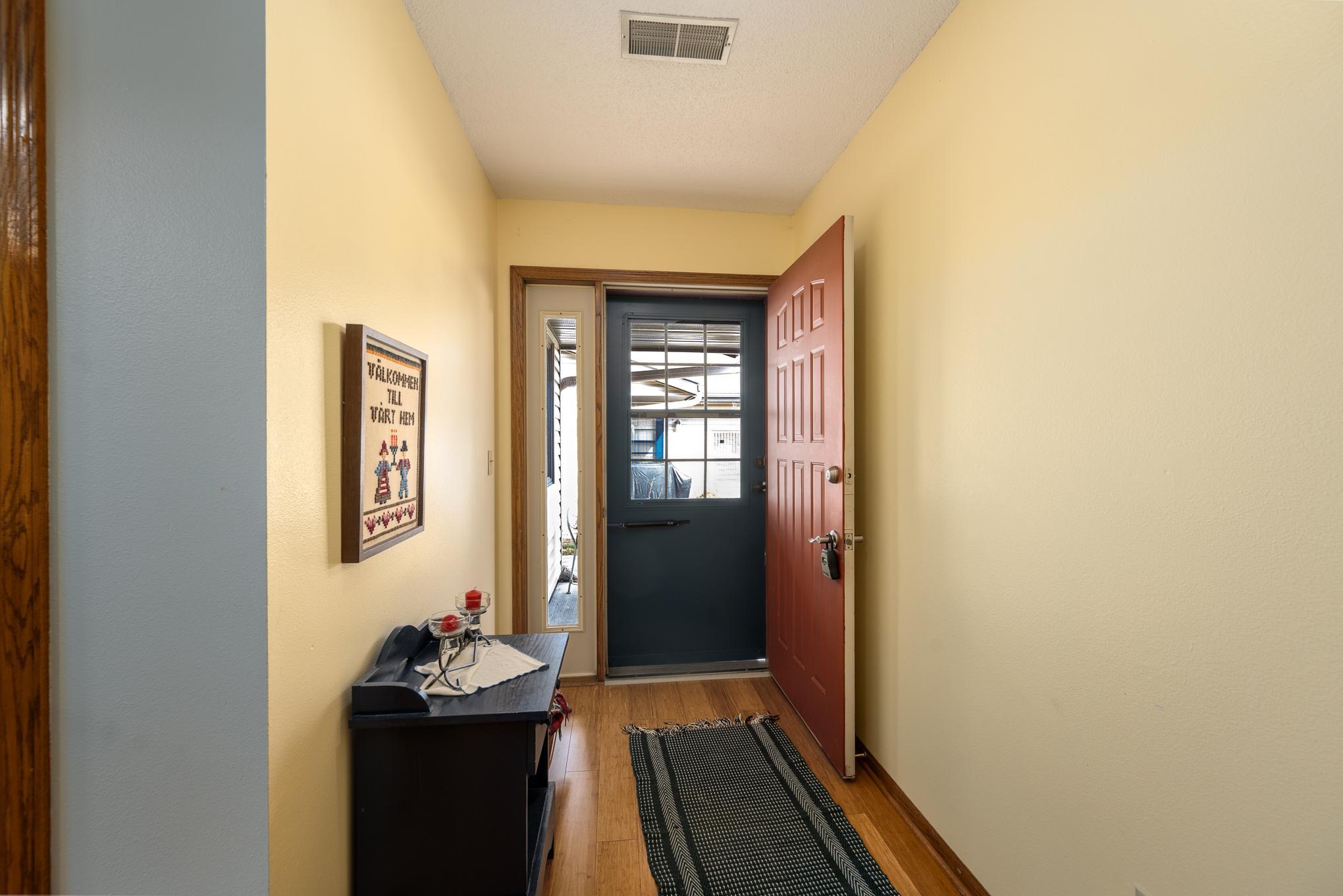 606 Pondhurst Drive Property Photo 2