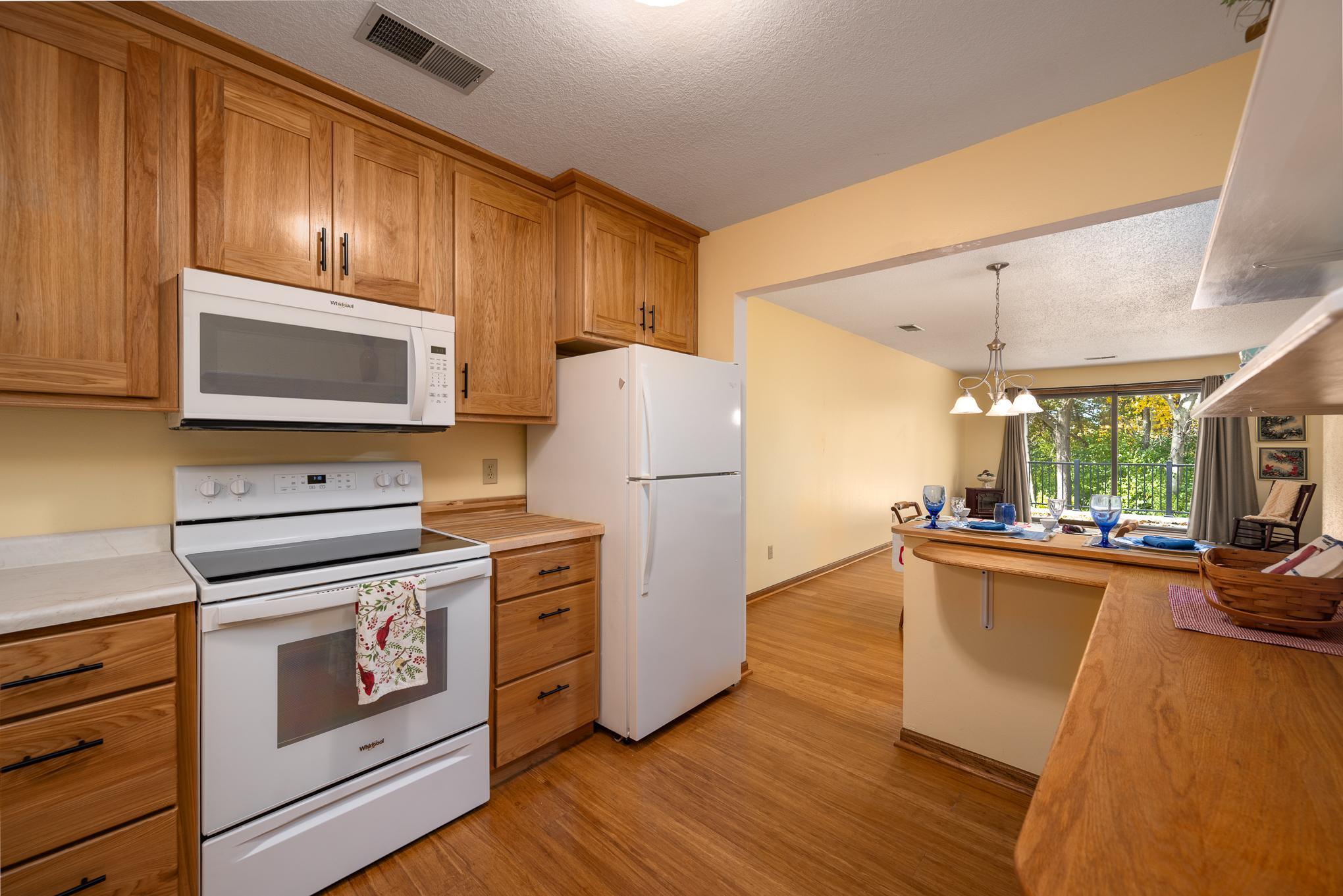606 Pondhurst Drive Property Photo 6