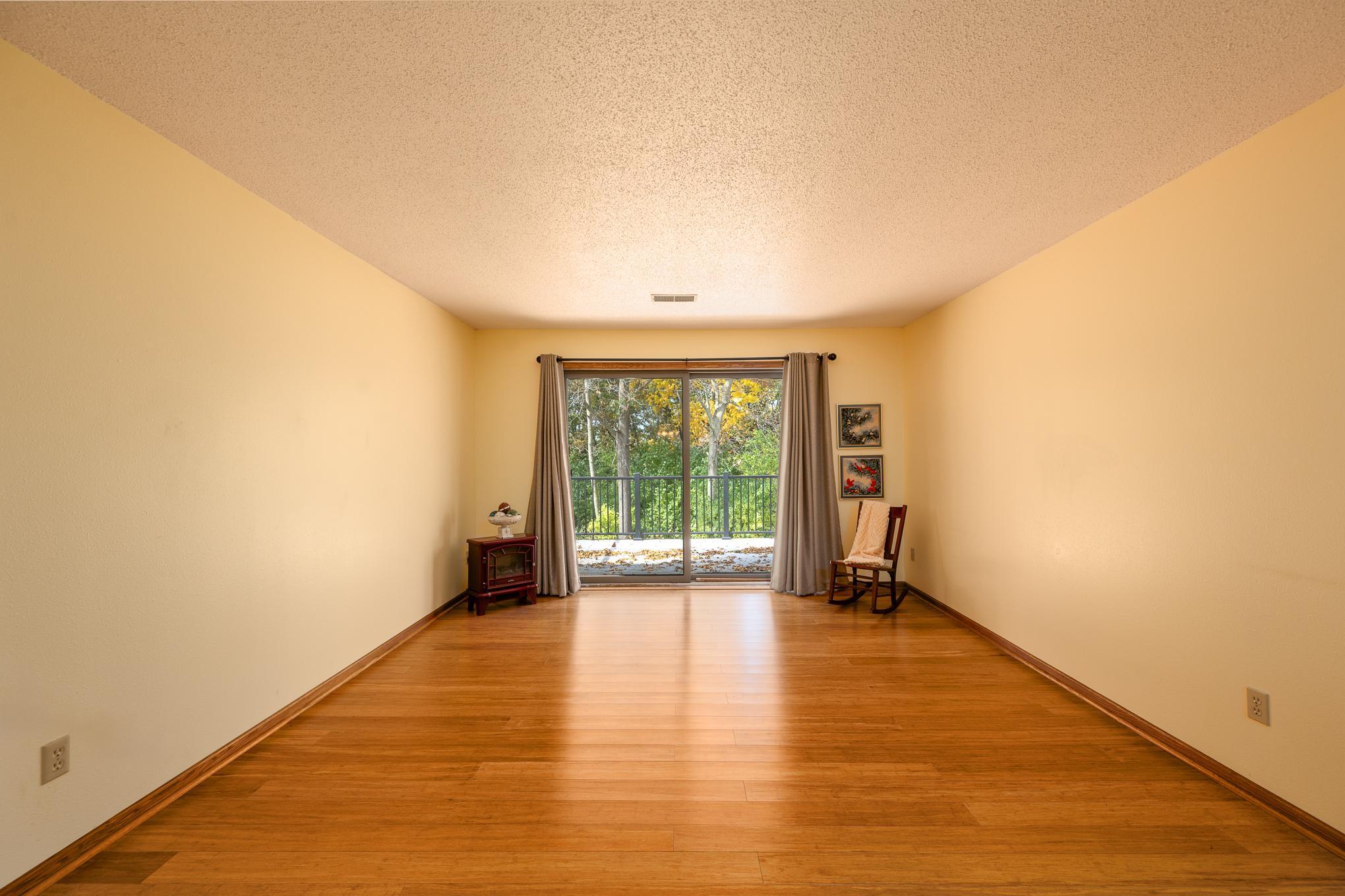 606 Pondhurst Drive Property Photo 9