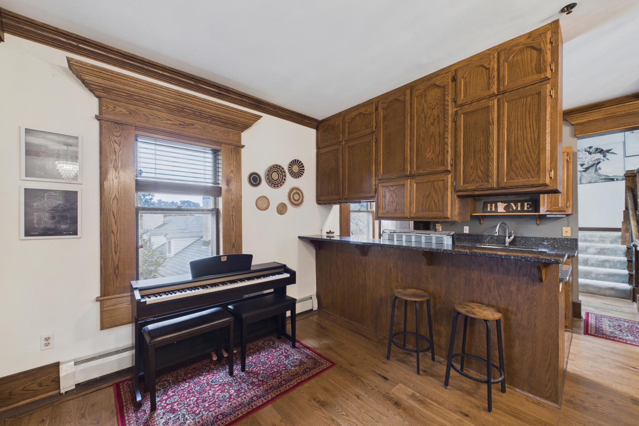 302 Summit Avenue D Property Photo 16