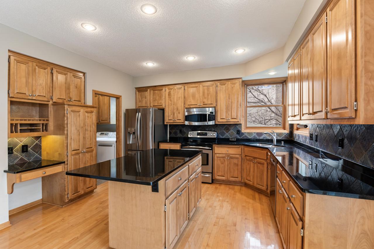19054 Magenta Bay Property Photo 8