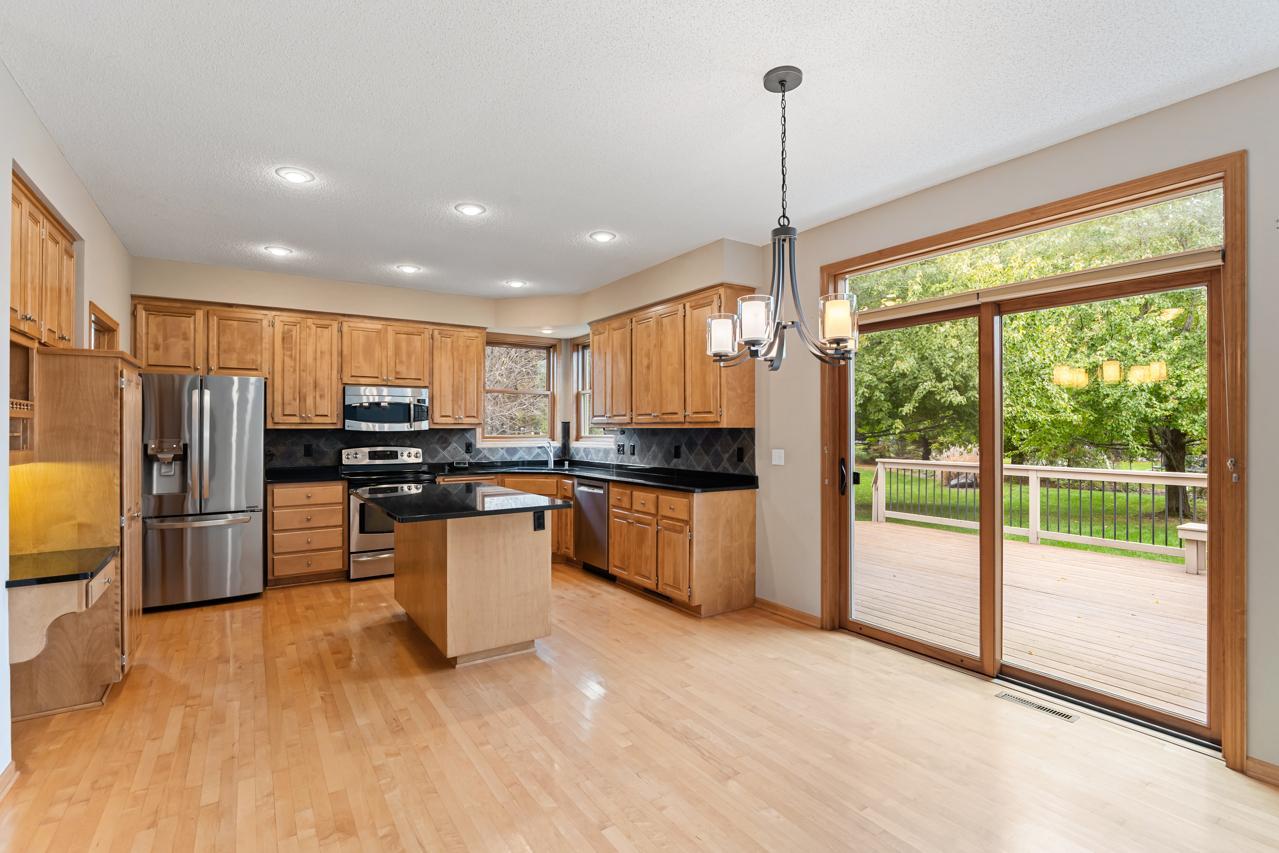 19054 Magenta Bay Property Photo 9