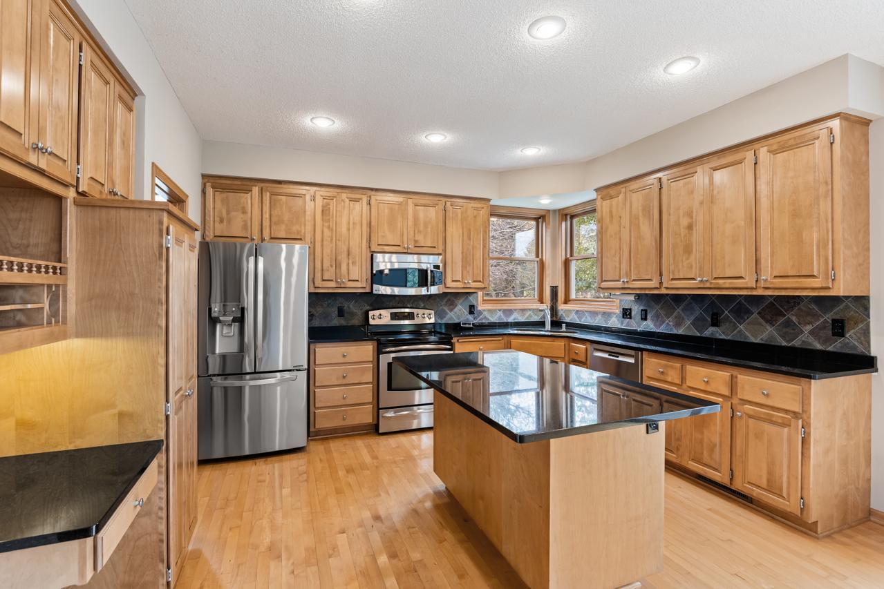 19054 Magenta Bay Property Photo 10