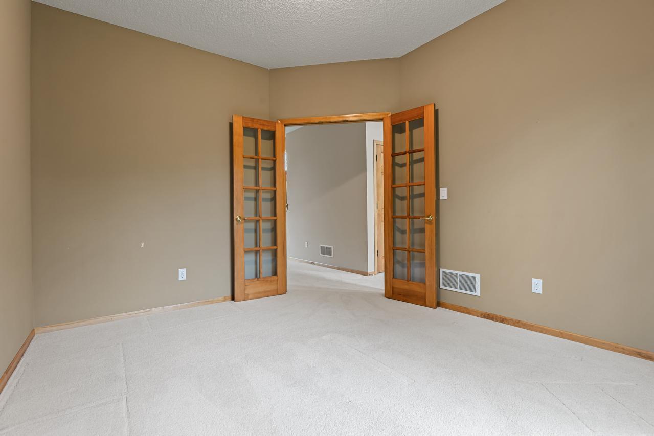 19054 Magenta Bay Property Photo 25