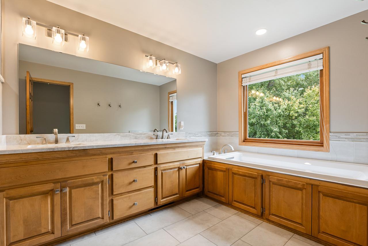 19054 Magenta Bay Property Photo 33