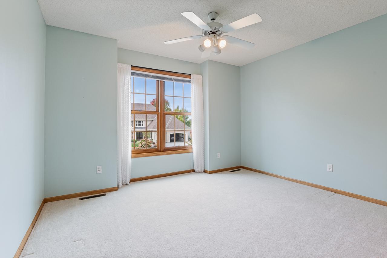 19054 Magenta Bay Property Photo 35