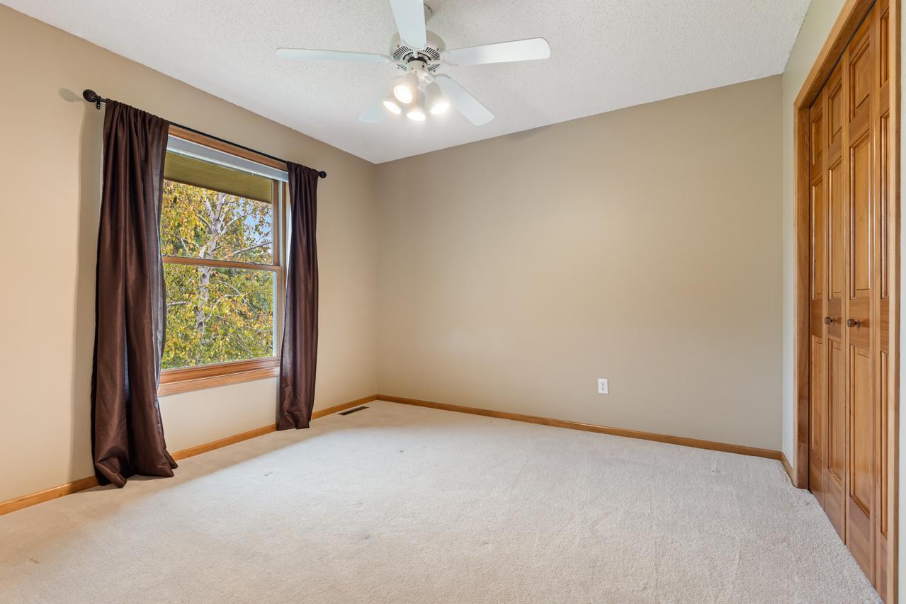 19054 Magenta Bay Property Photo 38