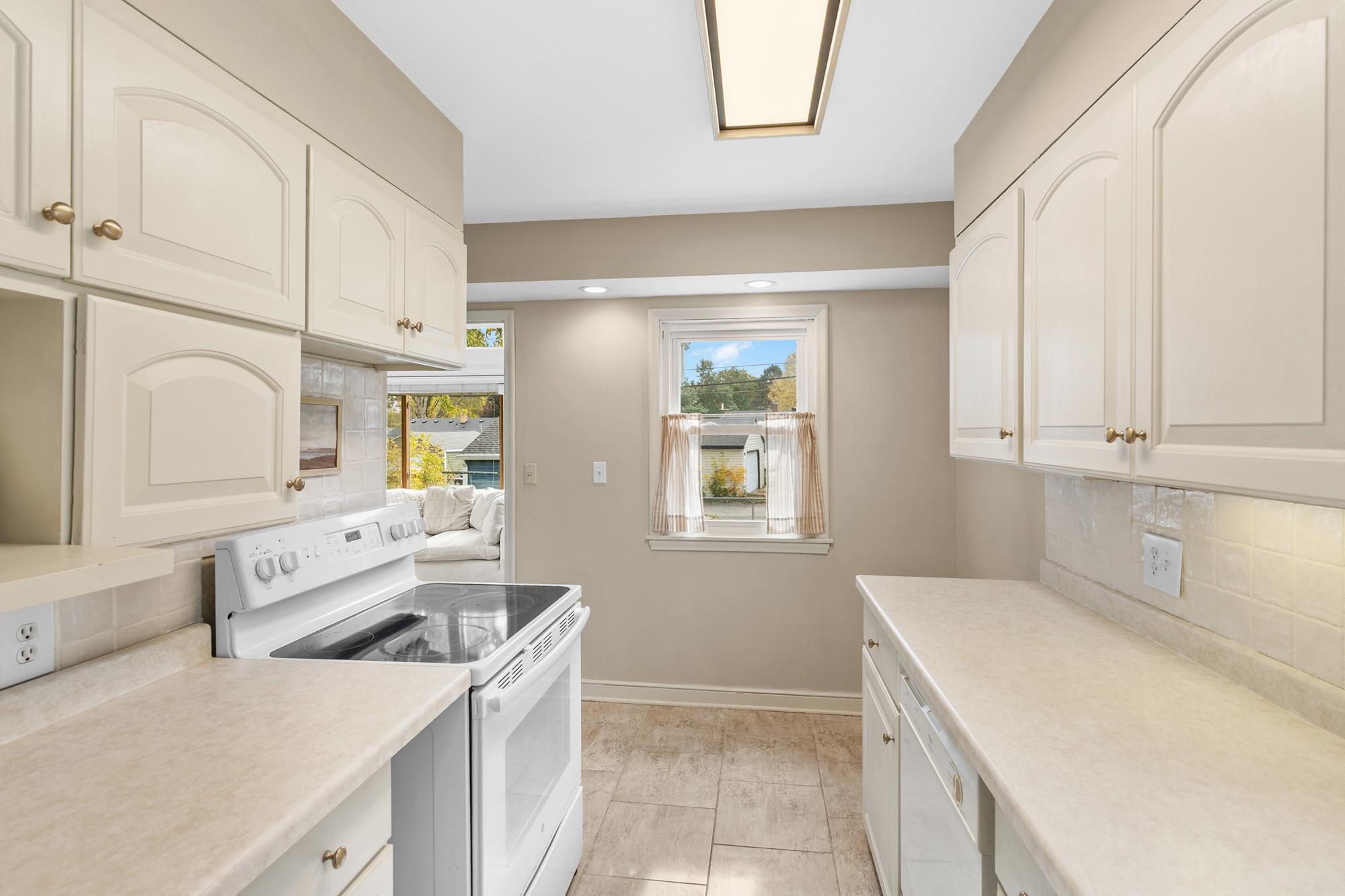 1668 Idaho Avenue E Property Photo 7