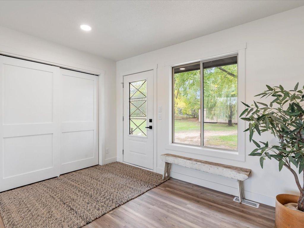 8896 Riverview Lane W Property Photo 7