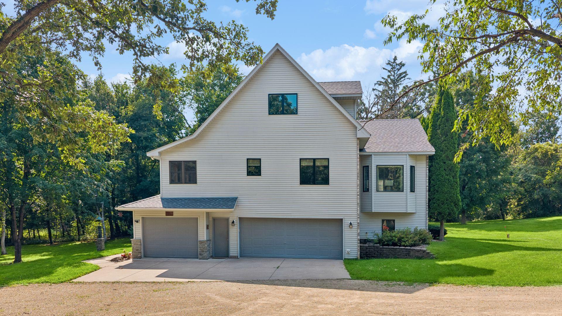 11415 242nd Court E Property Photo 1