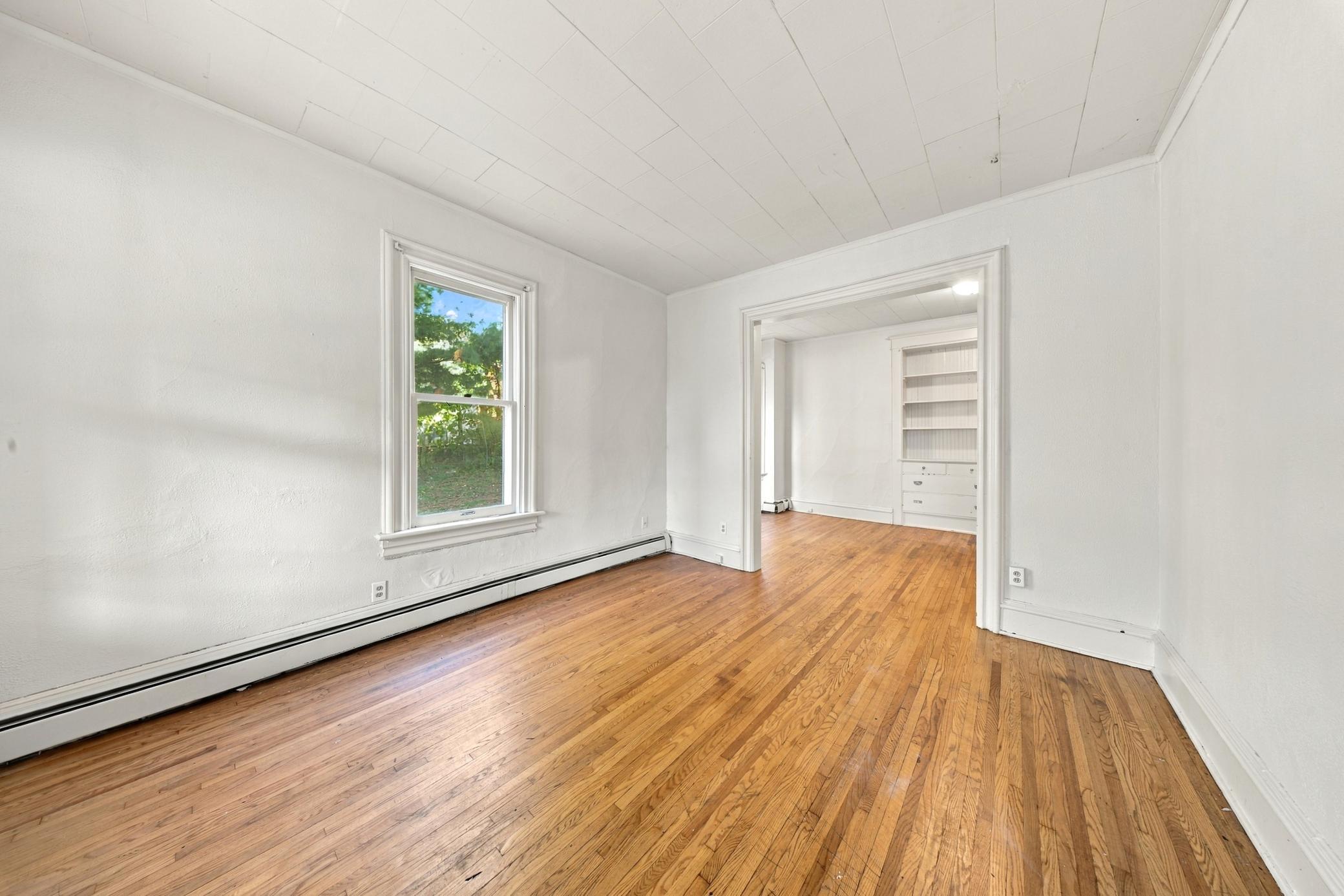 696 5th Street E Property Photo 11