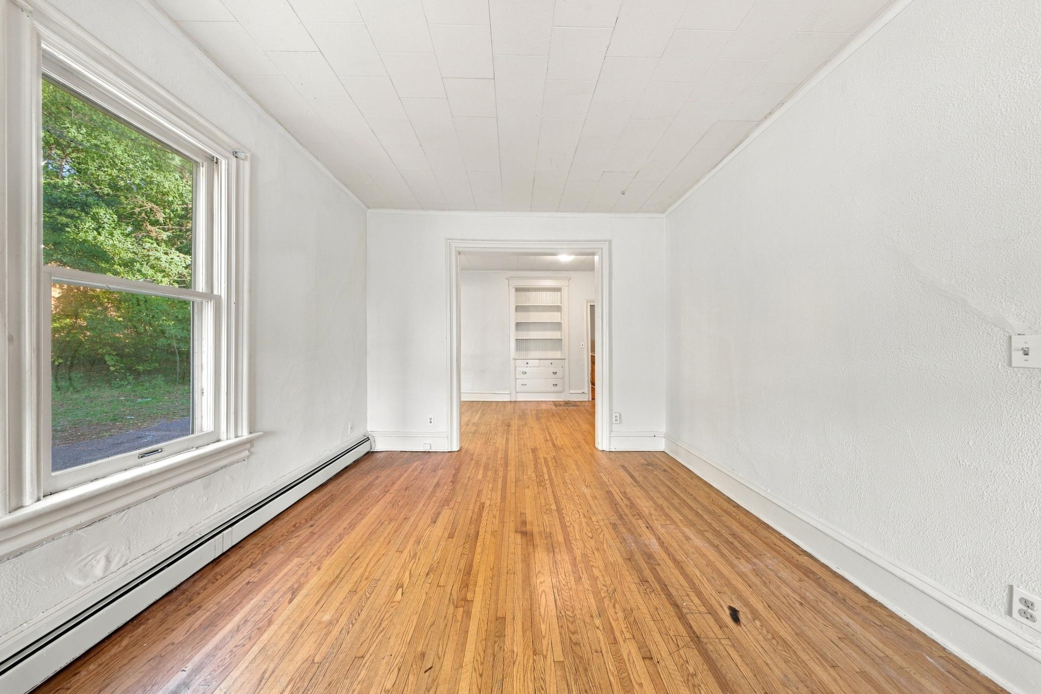 696 5th Street E Property Photo 12