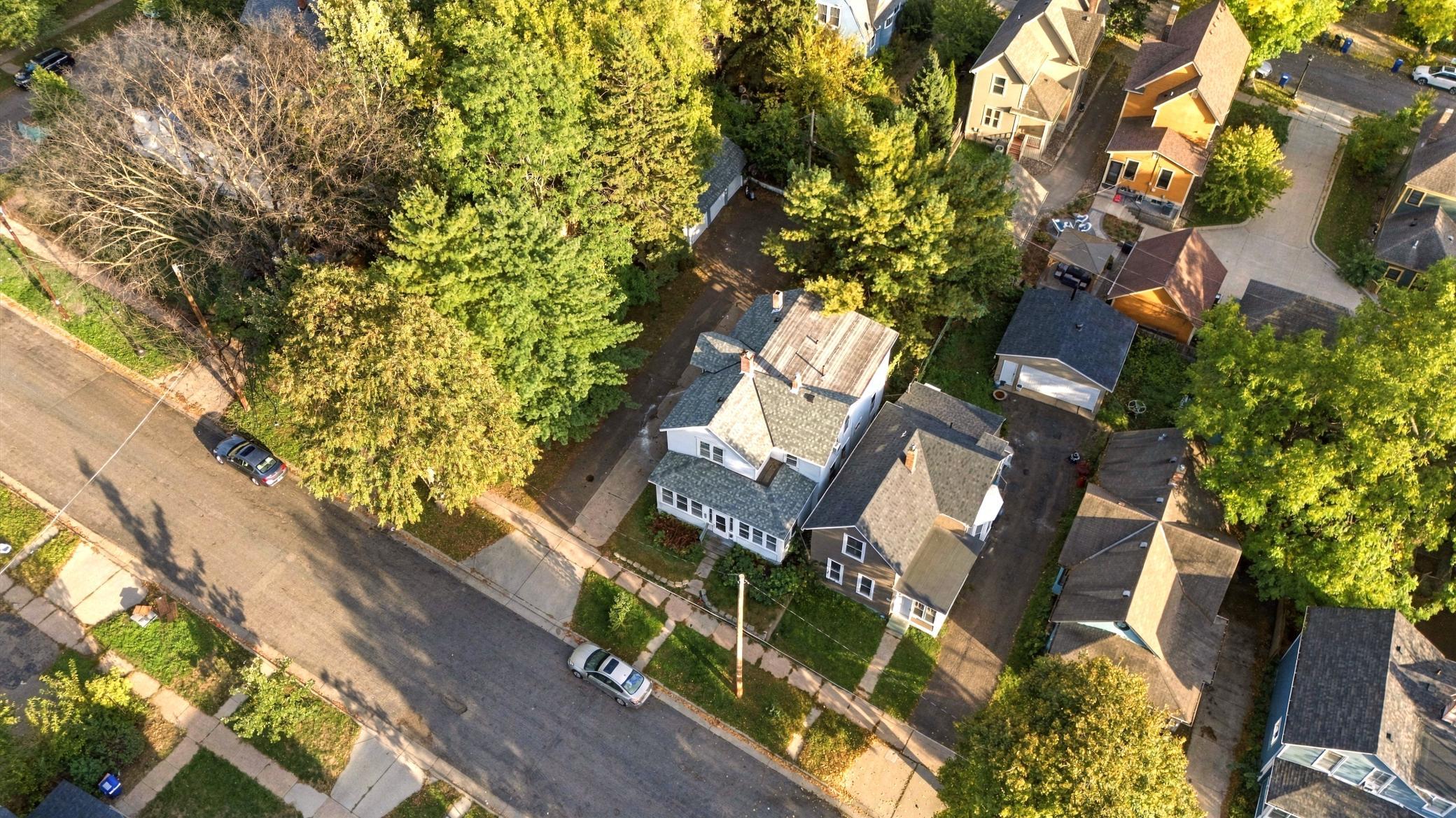 696 5th Street E Property Photo 19