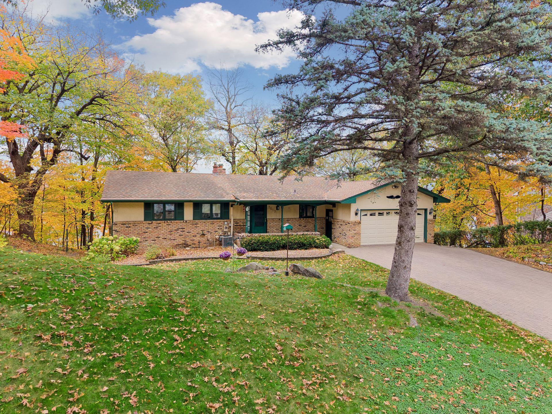 7513 Maplewood Drive Property Photo 1