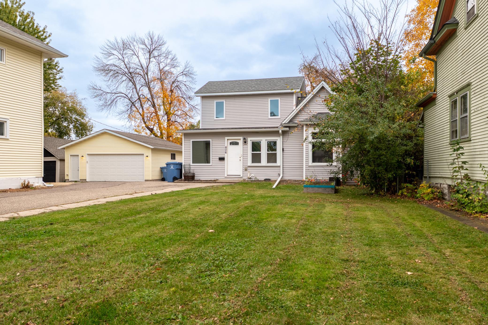 406 Russell Avenue N Property Photo 1