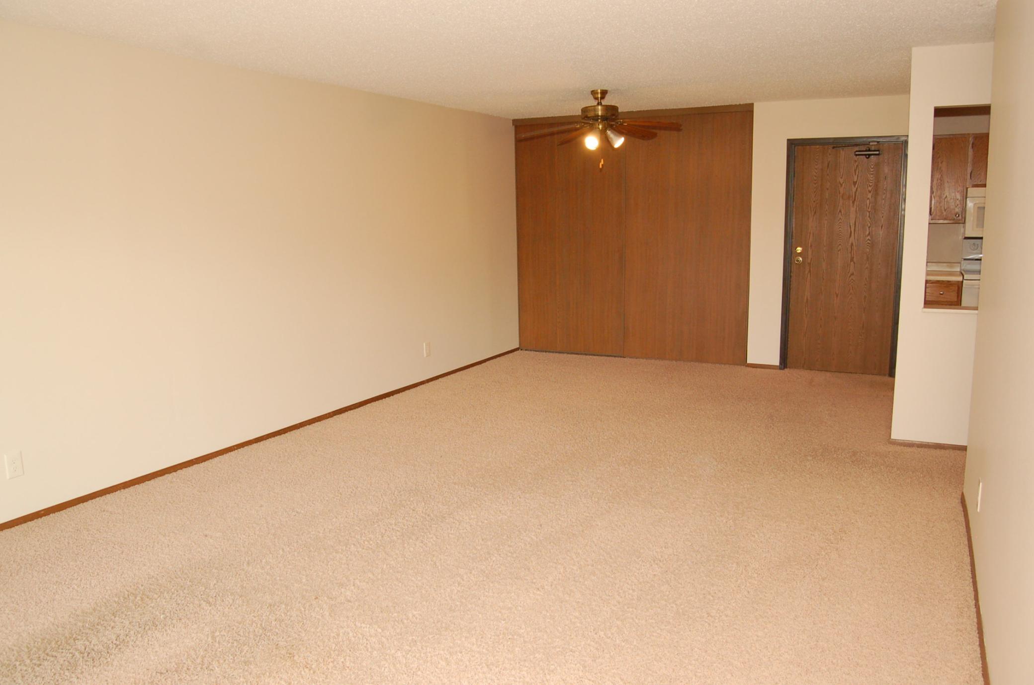 1887 Silver Bell Road 219 Property Photo 3
