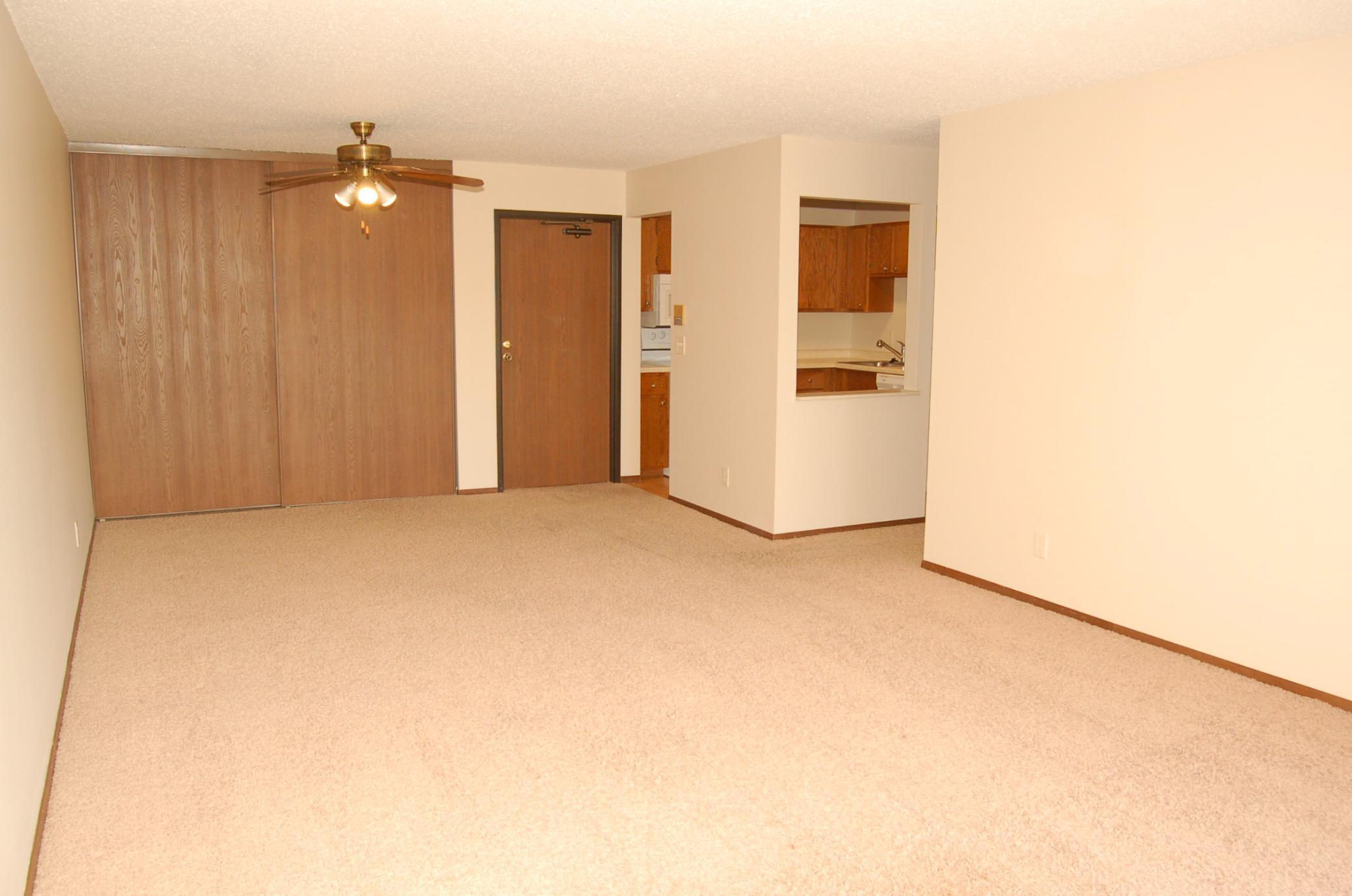 1887 Silver Bell Road 219 Property Photo 4