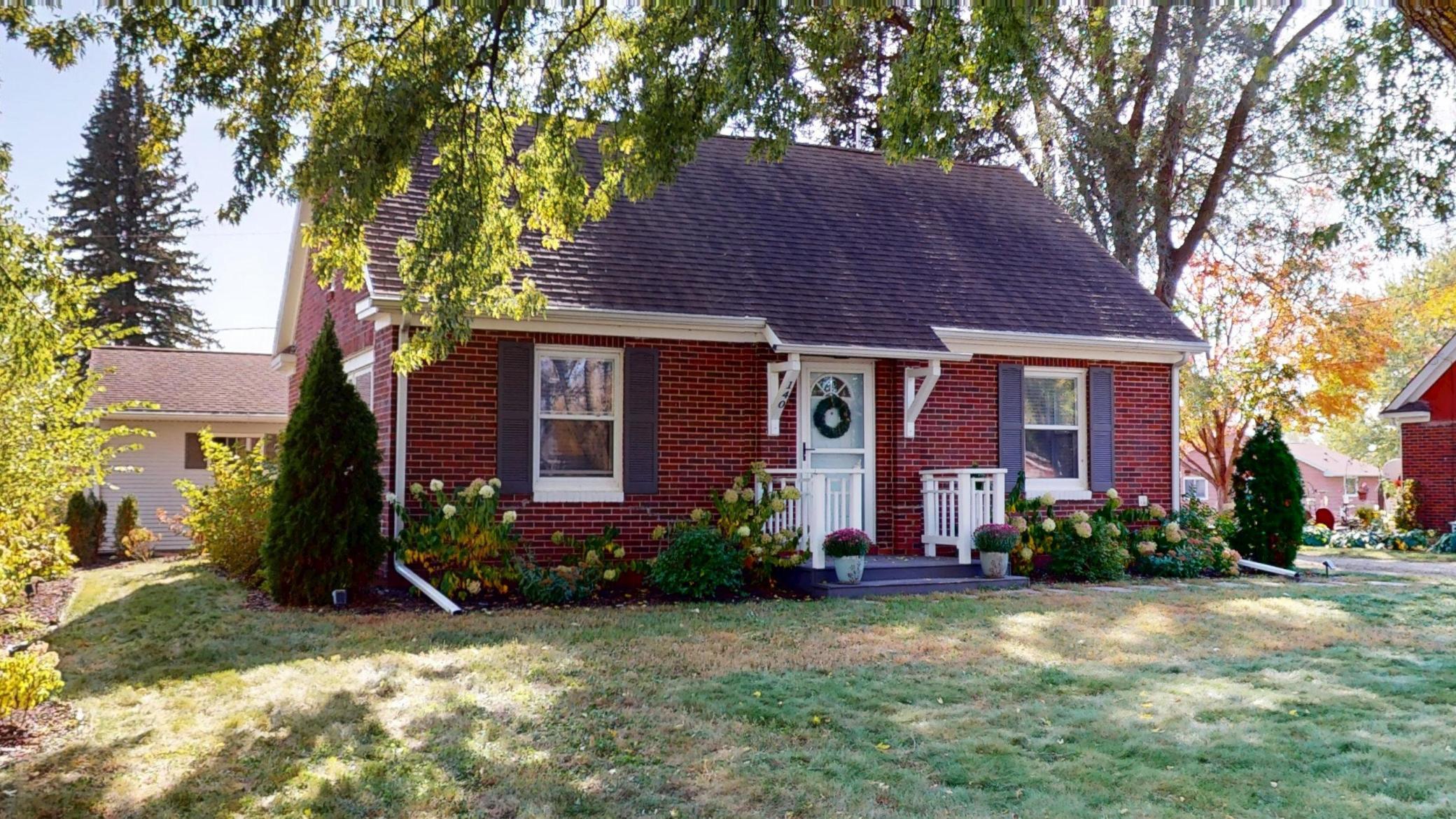 140 6th Street Se Property Photo 1