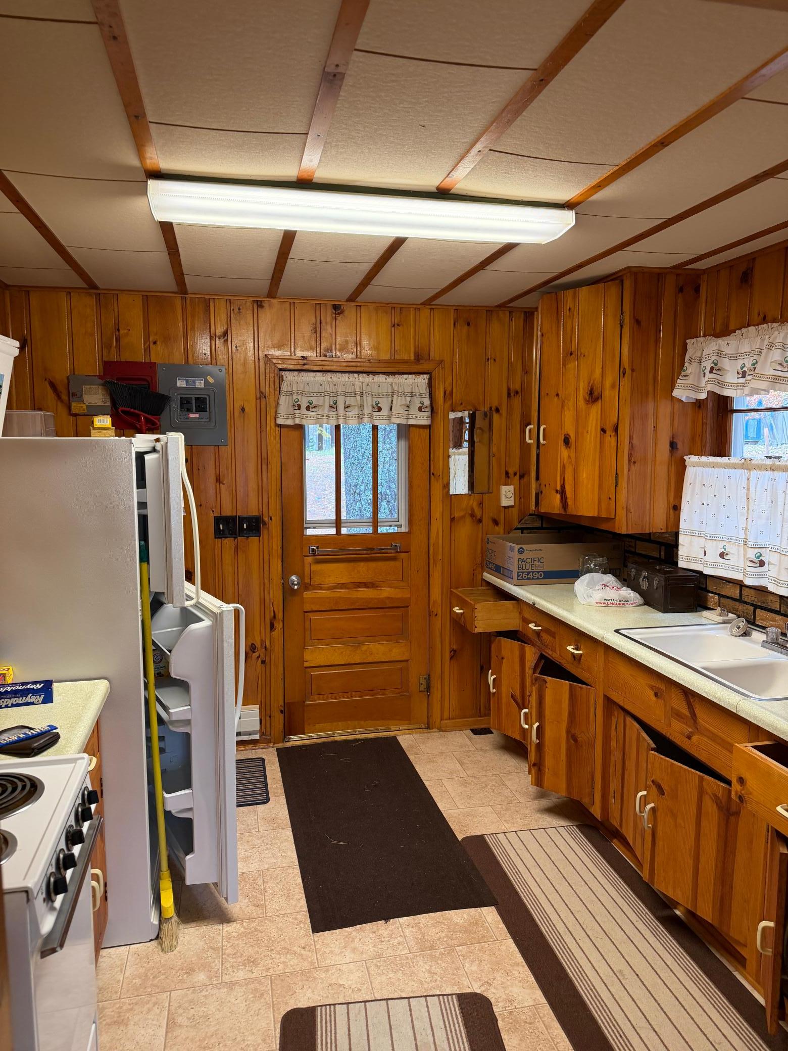 16414 Garnet Drive Property Photo 6