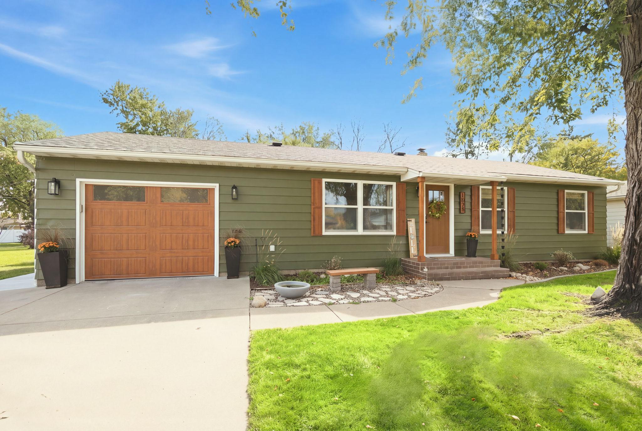 1028 22nd Avenue N Property Photo 1