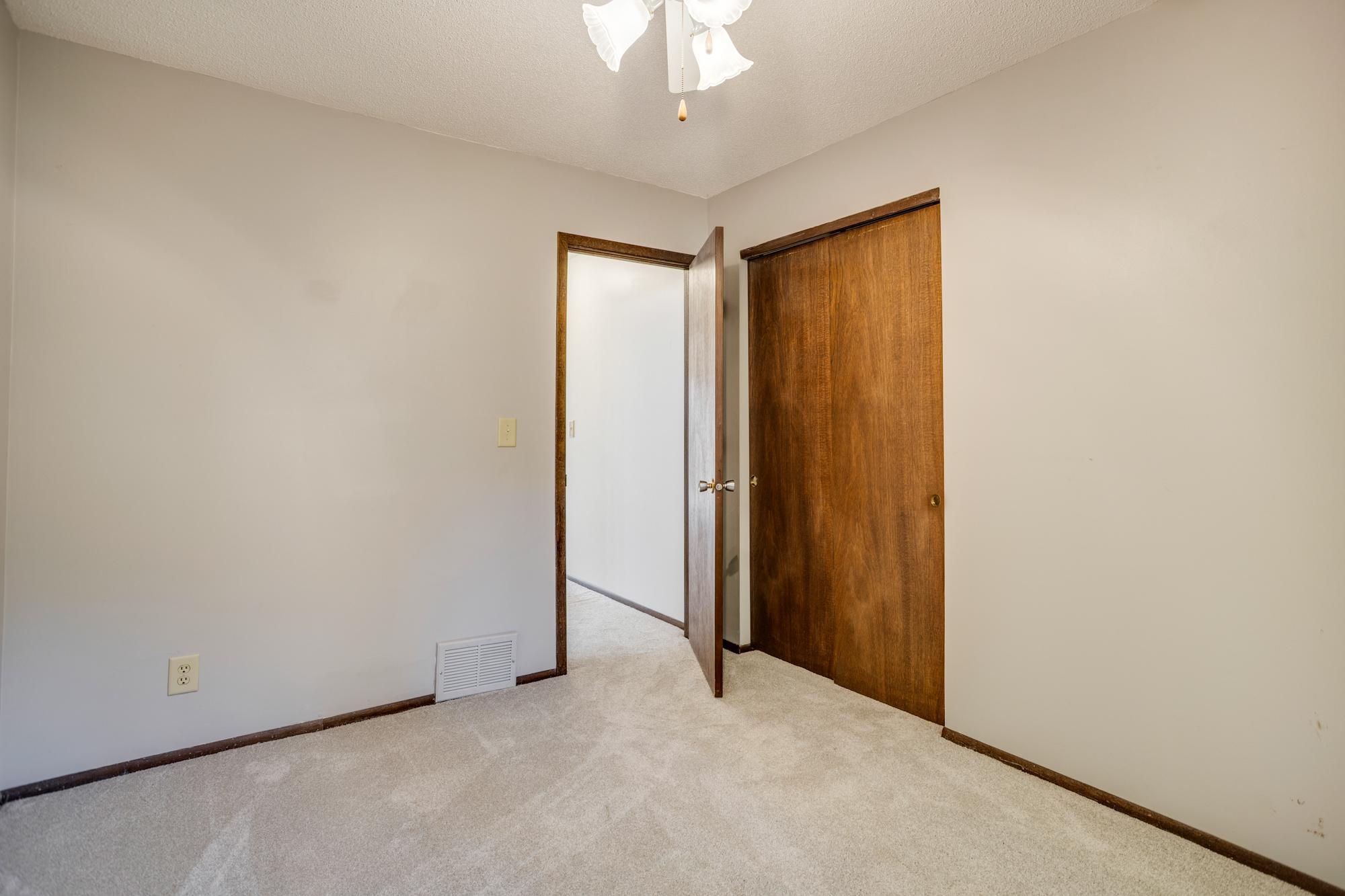 472 W Eagle Lake Drive Property Photo 9