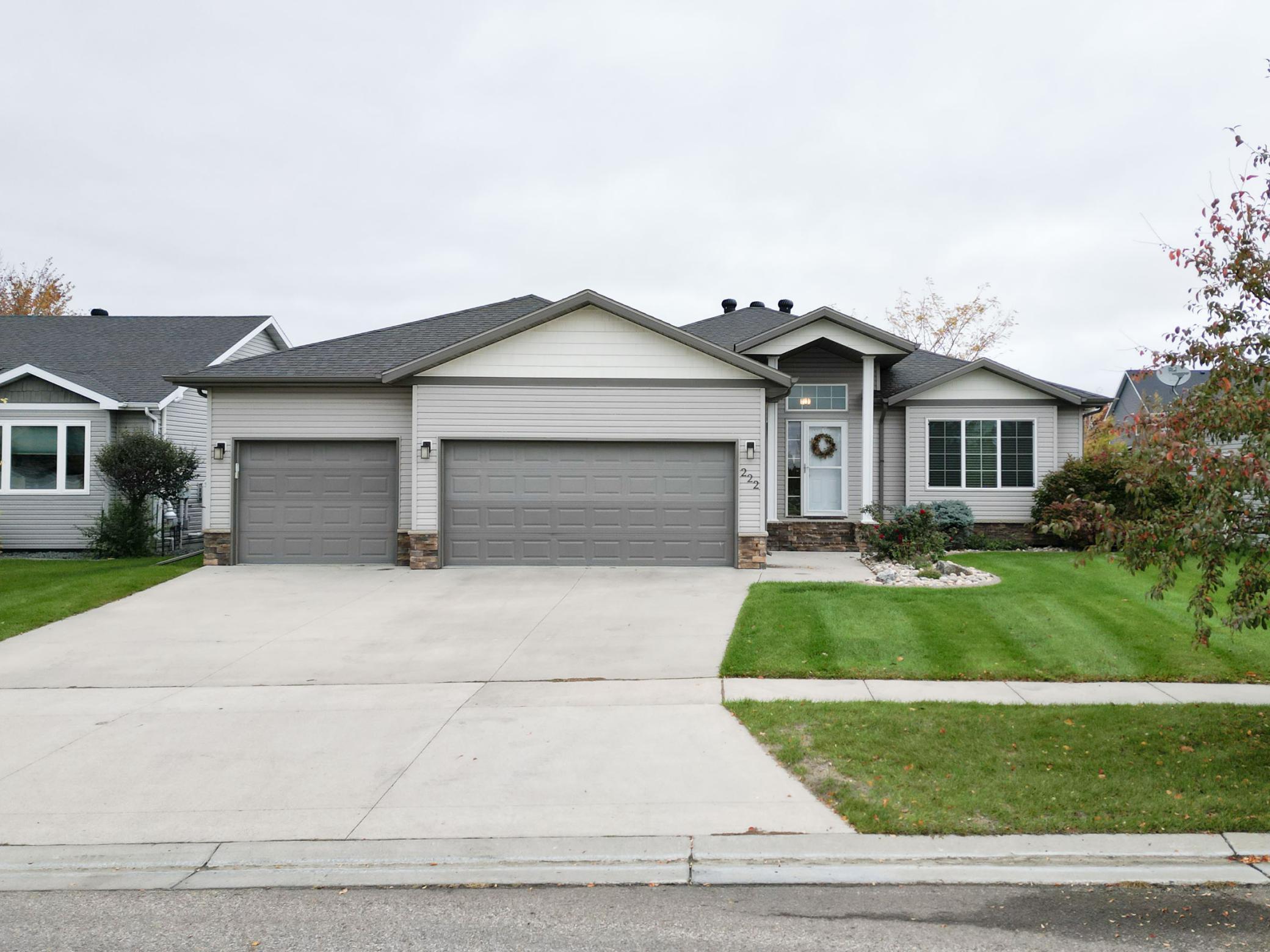 222 30th Avenue E Property Photo 1