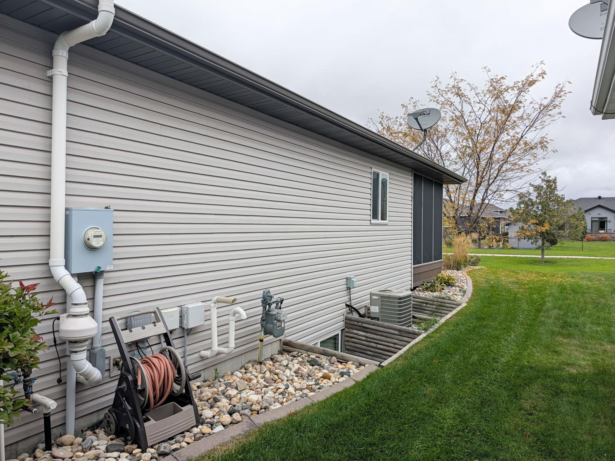 222 30th Avenue E Property Photo 6