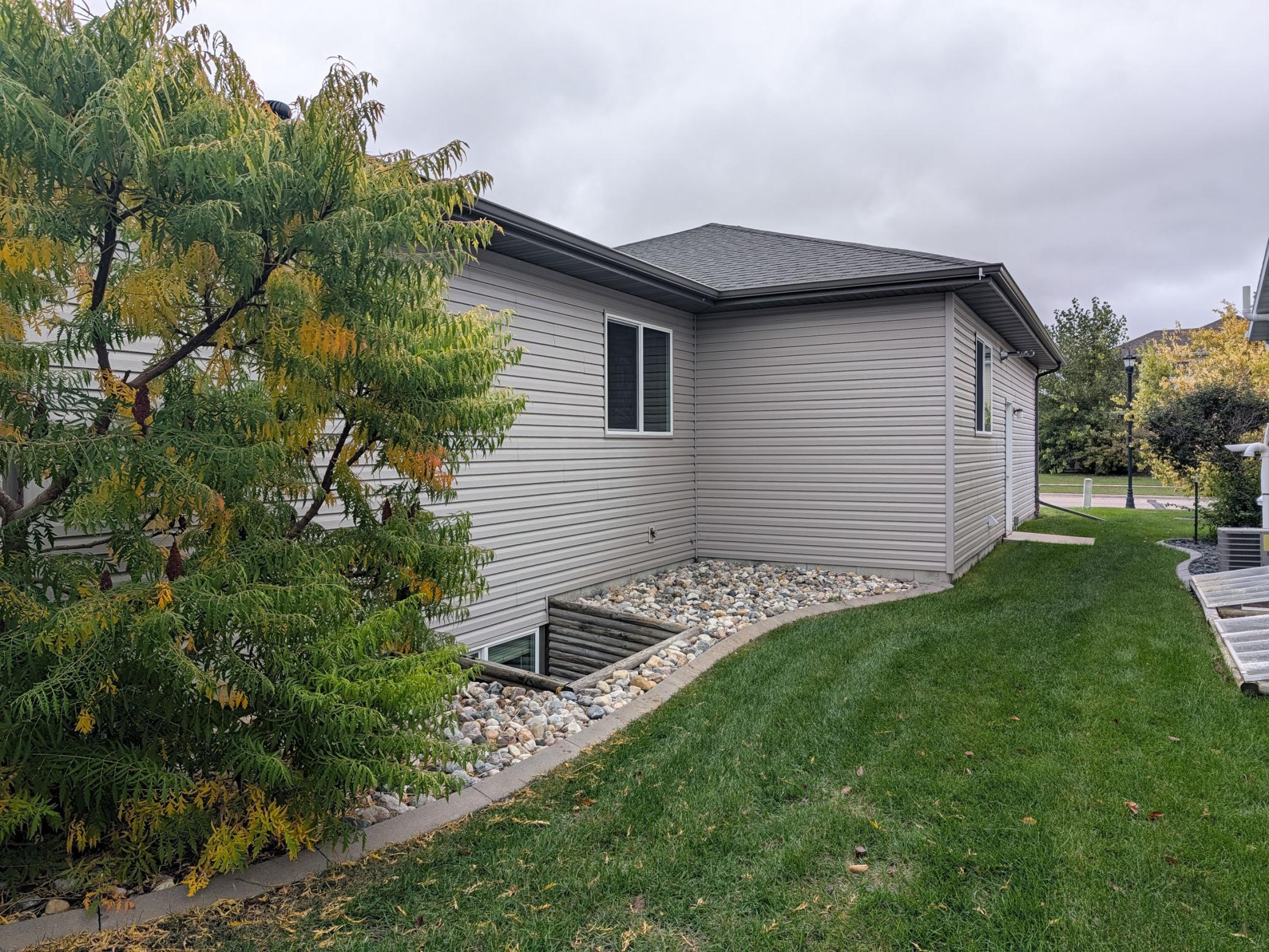 222 30th Avenue E Property Photo 15