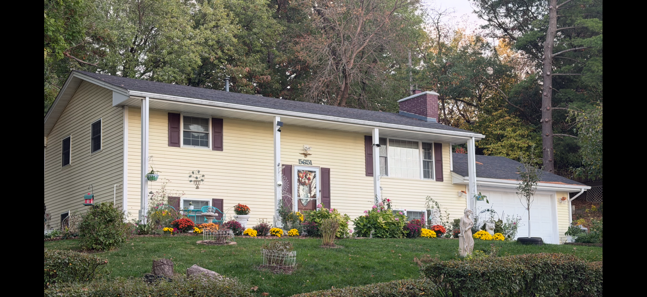 5651 Regis Drive Ne Property Photo 1