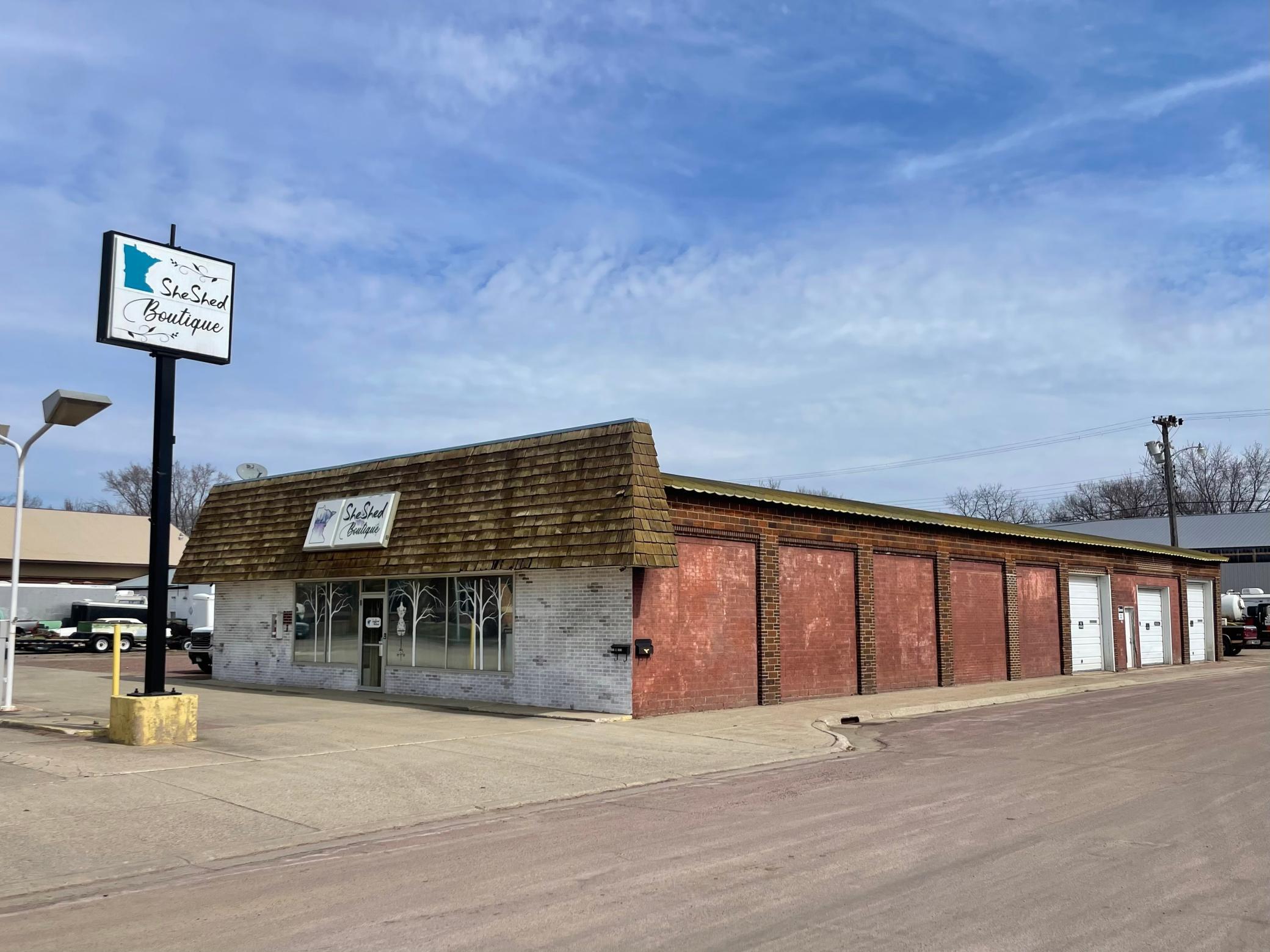 101 N Cass Avenue Property Photo 1