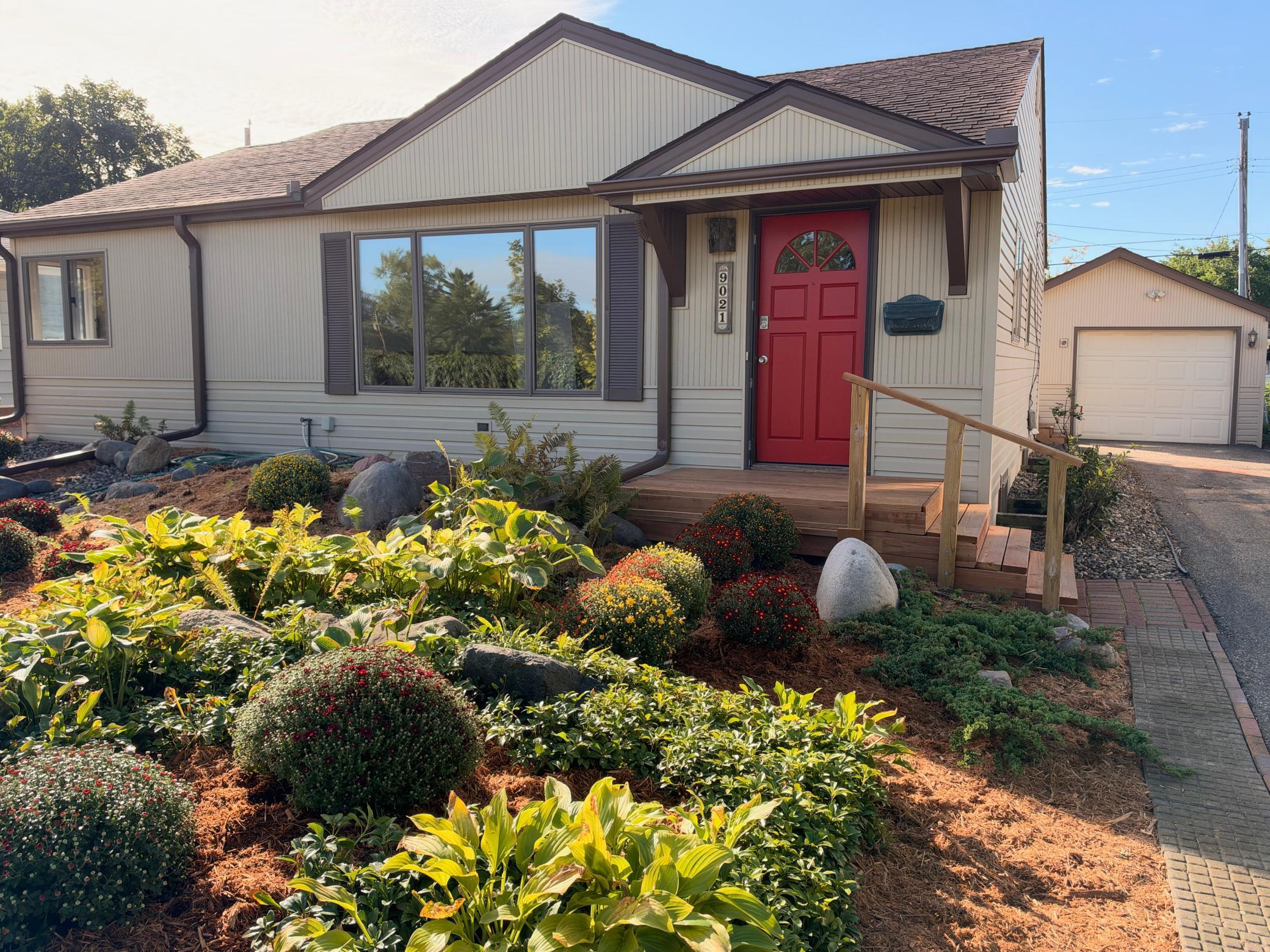 9021 Club Road Property Photo 1
